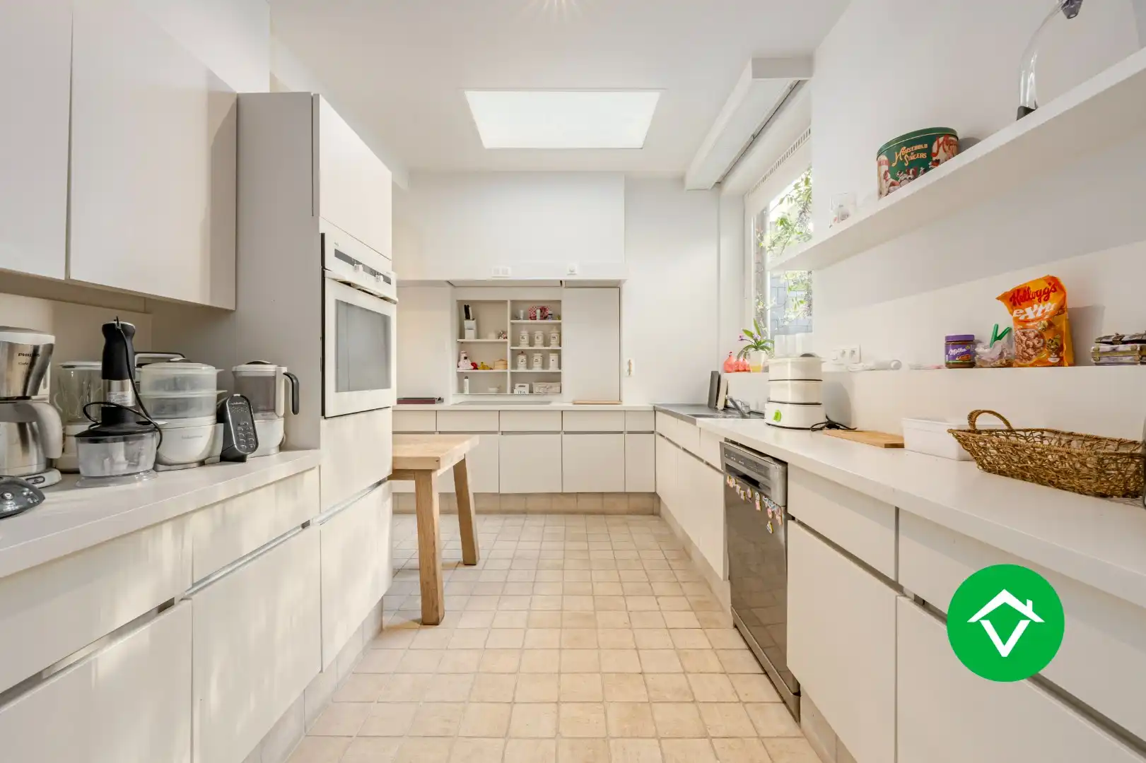 Ruim triplex appartement met 5 slaapkamers, in het centrum van Torhout foto 10