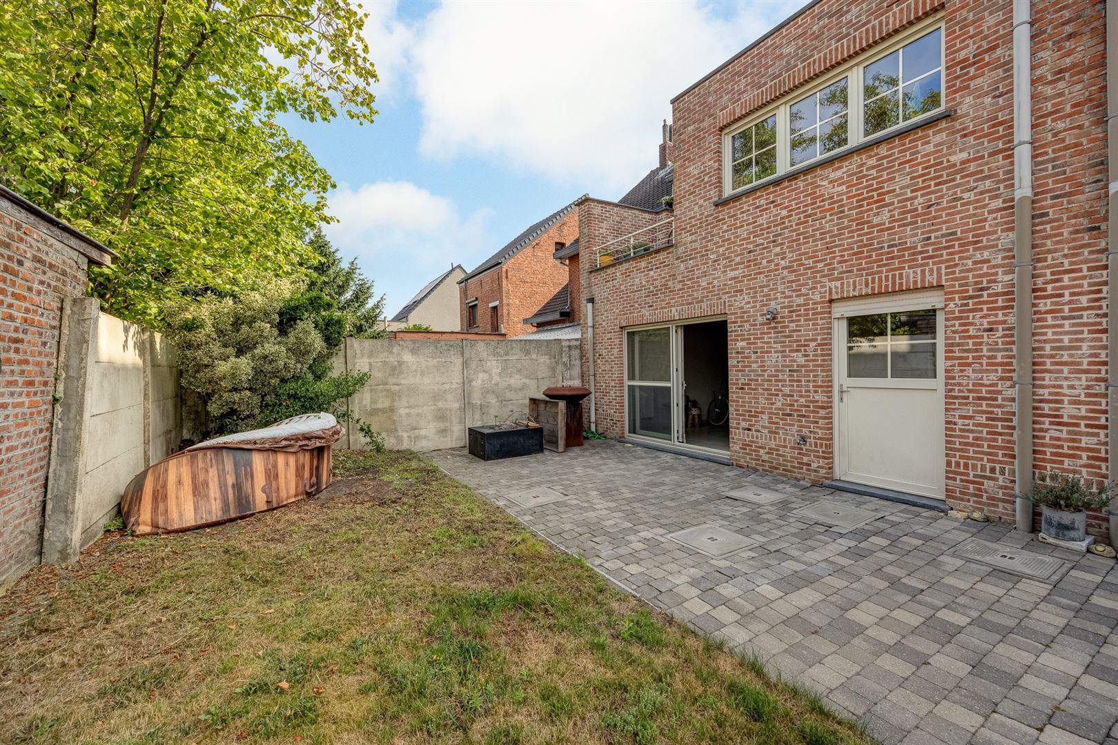 Instapklare woning met tuin en garage! foto 2
