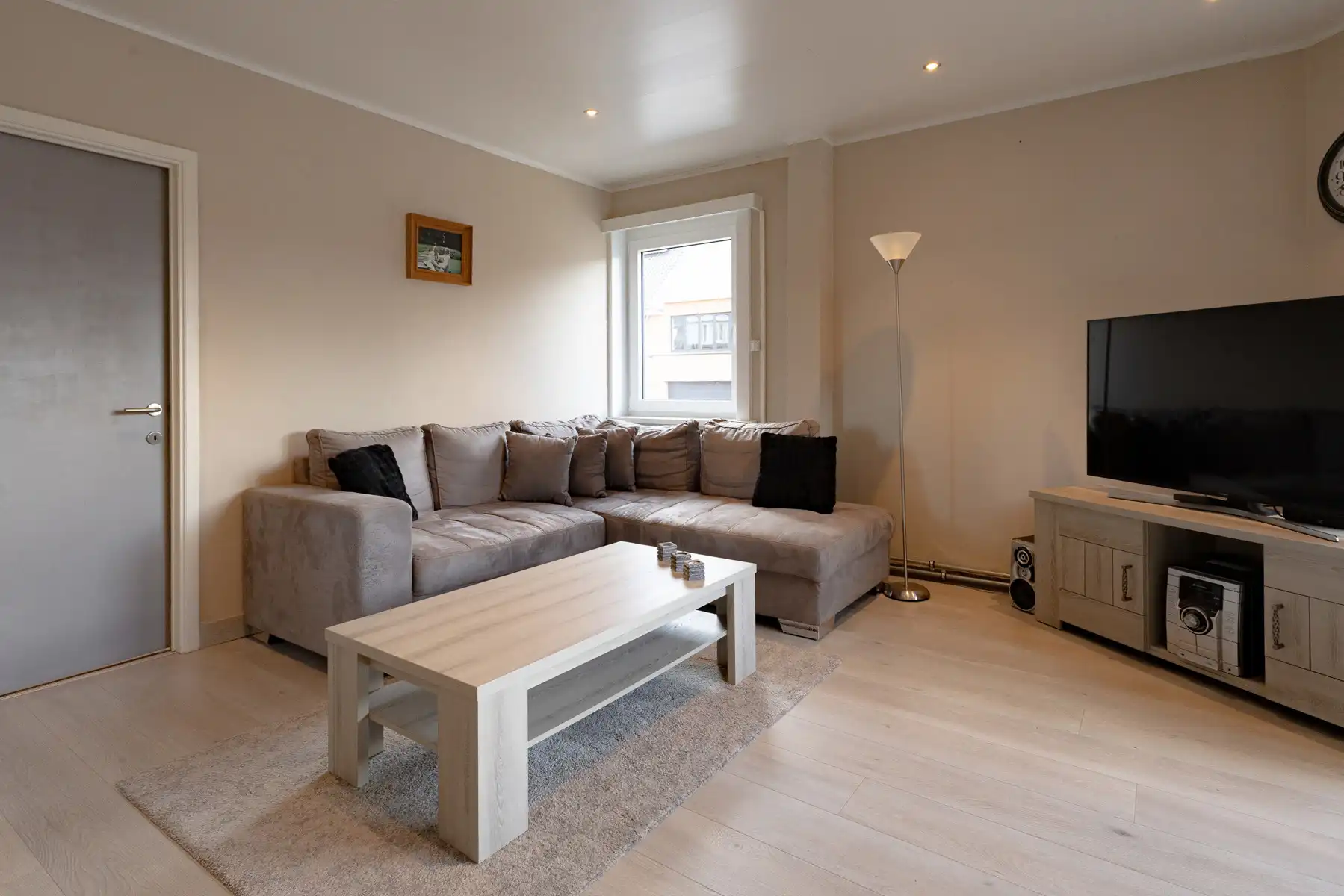 Appartement te koop in Merksem – 2 slaapkamers – lage kosten foto {{pictureIndex}}