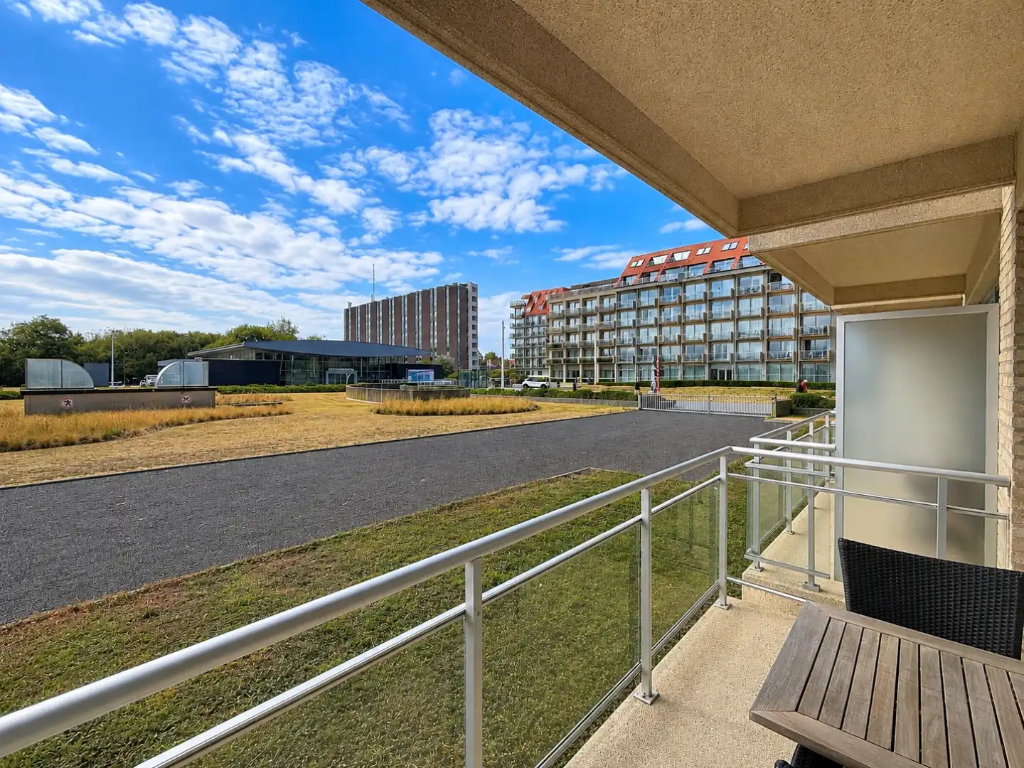 Appartement met twee slaapkamers op toplocatie bij de schildpad van Nieuwpoort foto 4