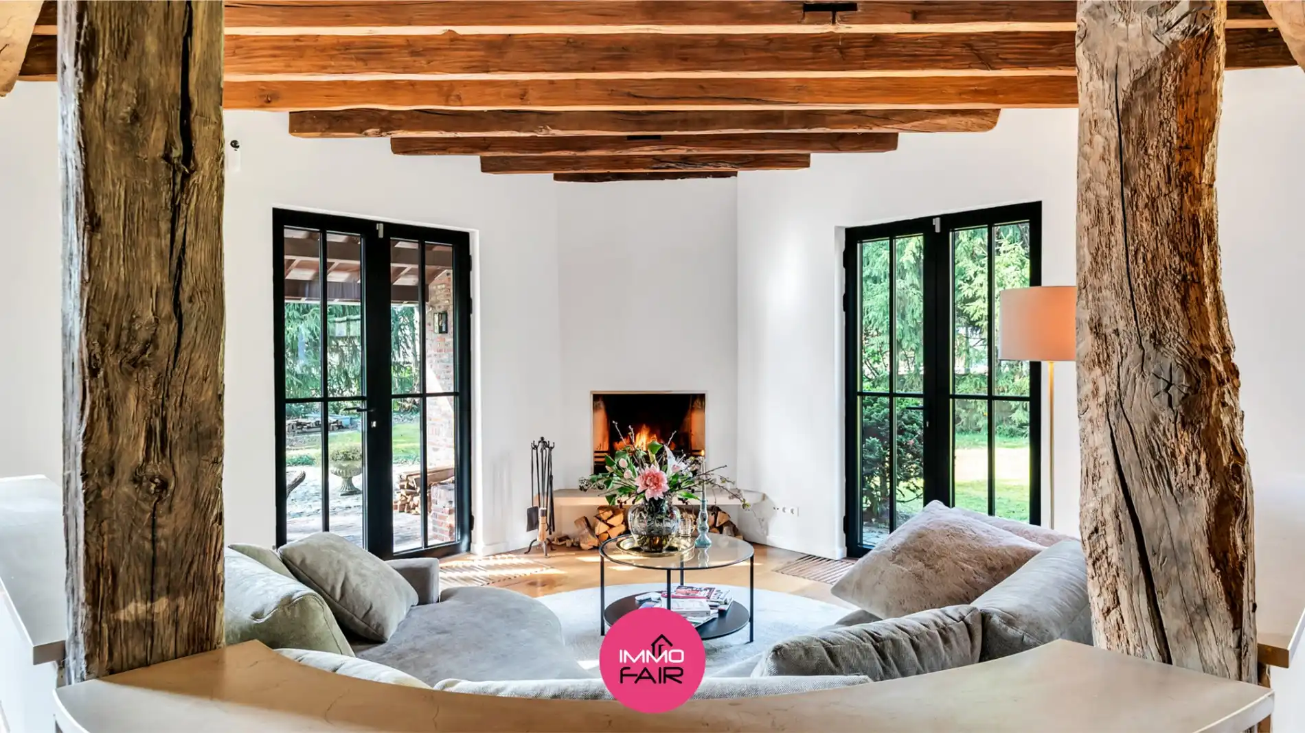 Exclusieve, karaktervolle villa met authentieke elementen in rustige, bosrijke omgeving foto 3