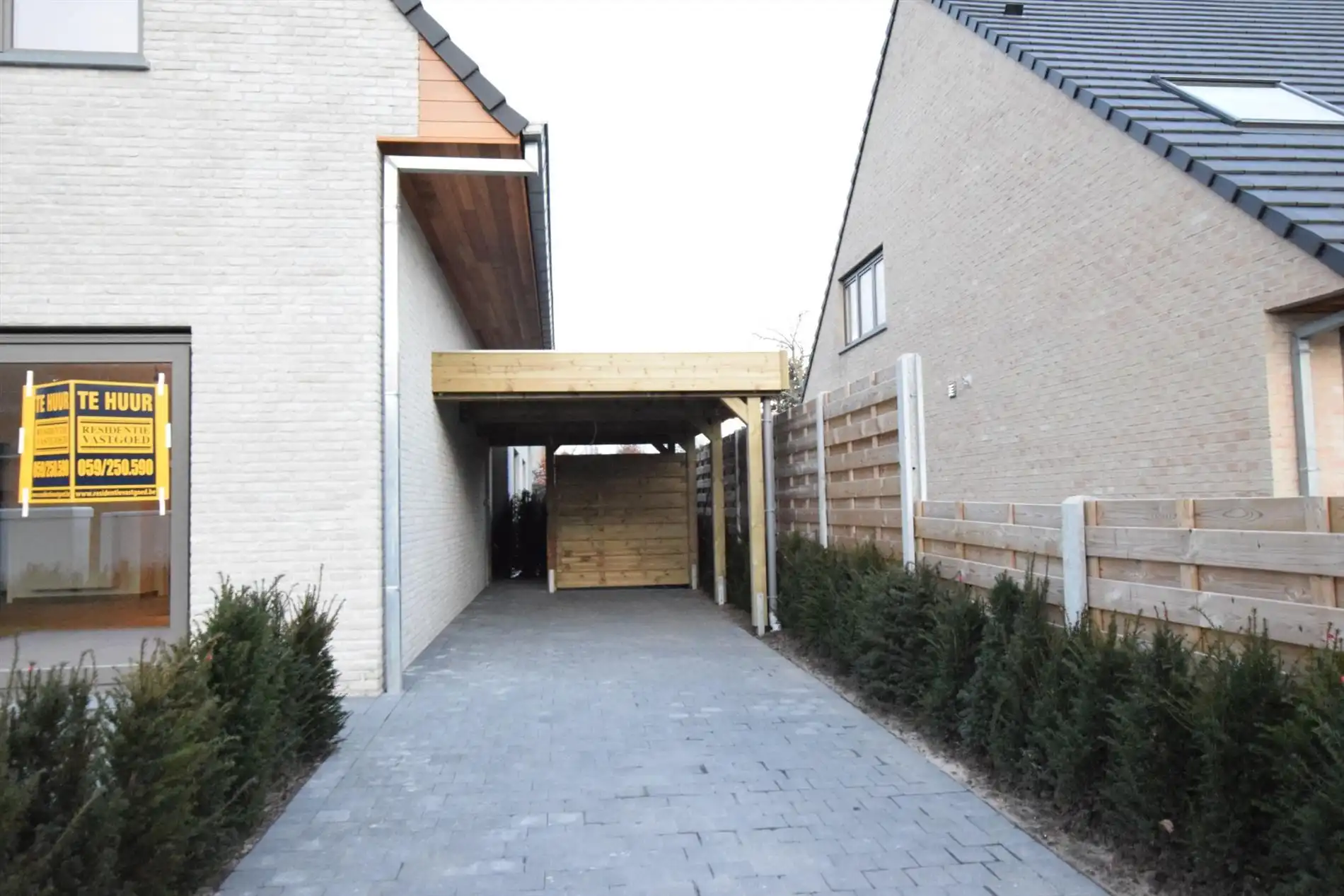 Recente halfopen bebouwing met 3 slaapkamers op uiterst rustige ligging te Gistel foto 4