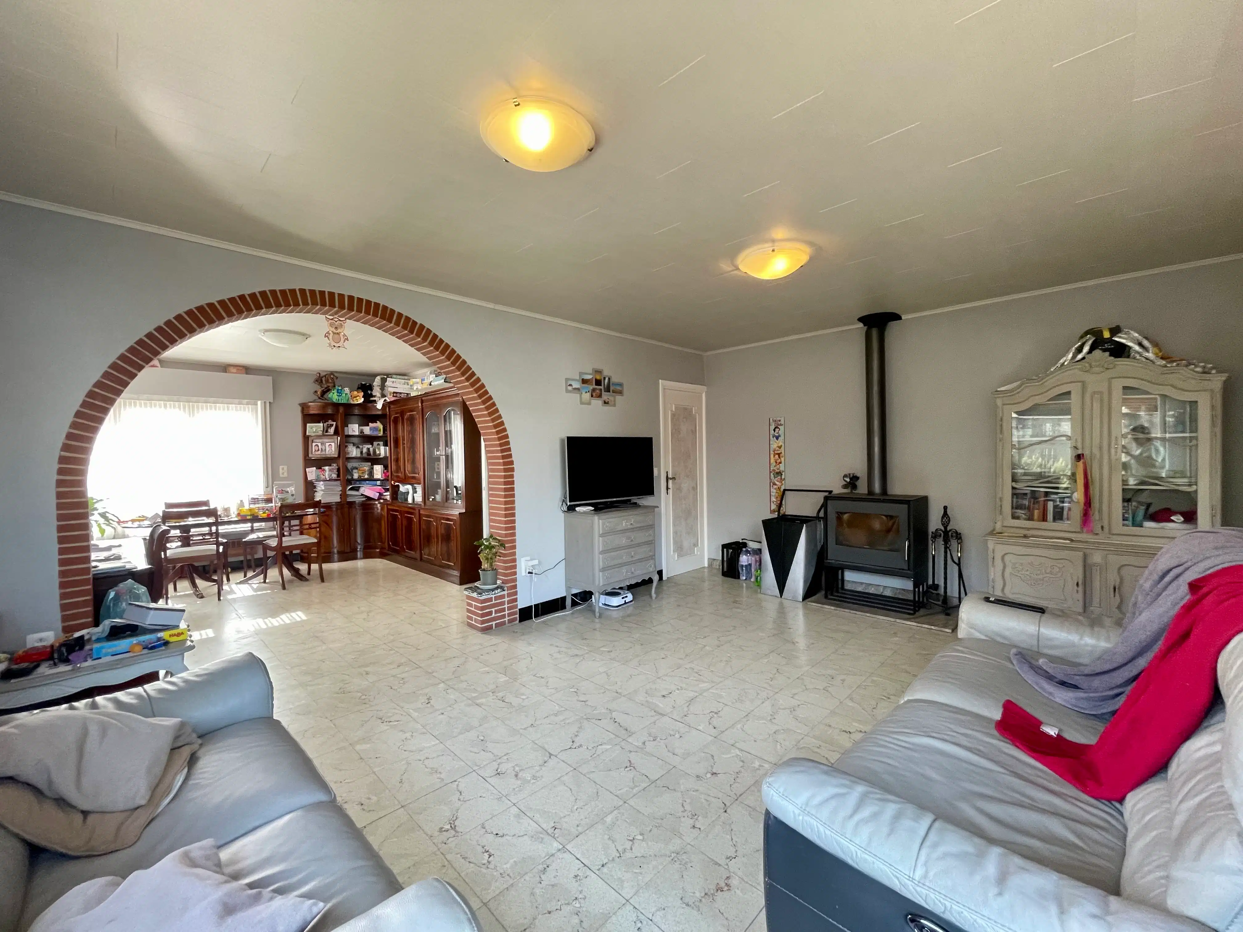 Ruime halfopen bebouwing met 3 slaapkamers, tuin en garage foto 4