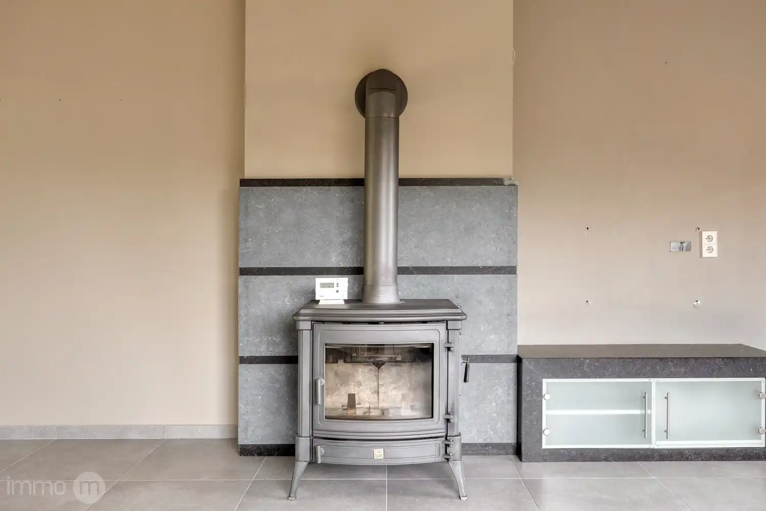 Uitstekend onderhouden open bebouwing met zonnepanelen en 3 tot 5 slaapkamers op prachtig perceel van 55a43ca foto 9