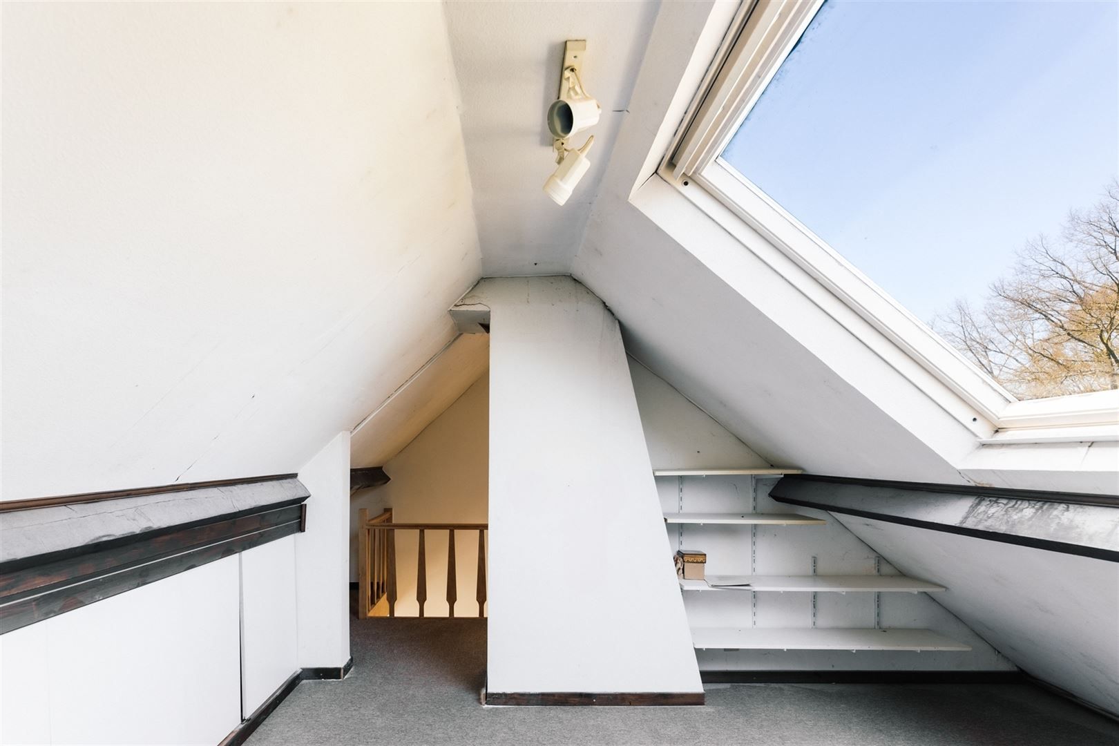 Stijlvol gerenoveerde woning in alle rust met plaats voor elk plan foto 24