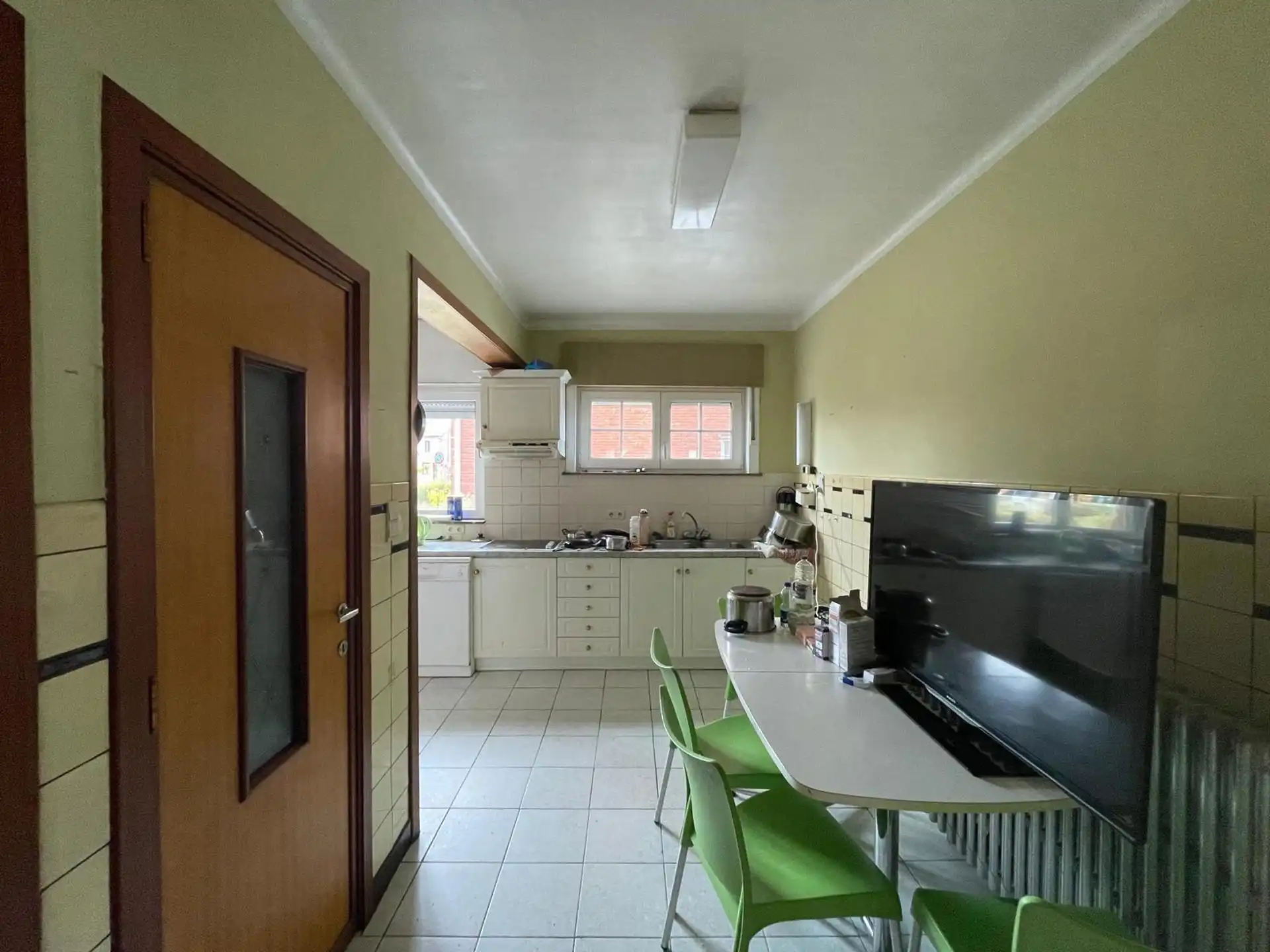 Te renoveren woning met 3 slaapkamers foto 6