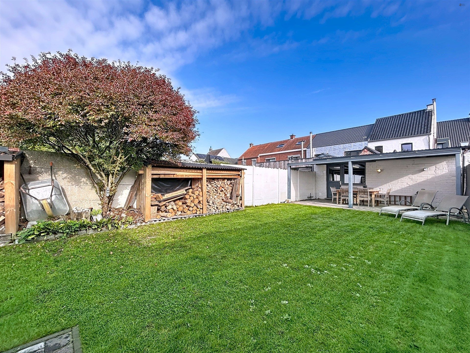 gerenoveerde gezinswoning met 3 slaapkamers, garage op perceel van 276m² foto 5