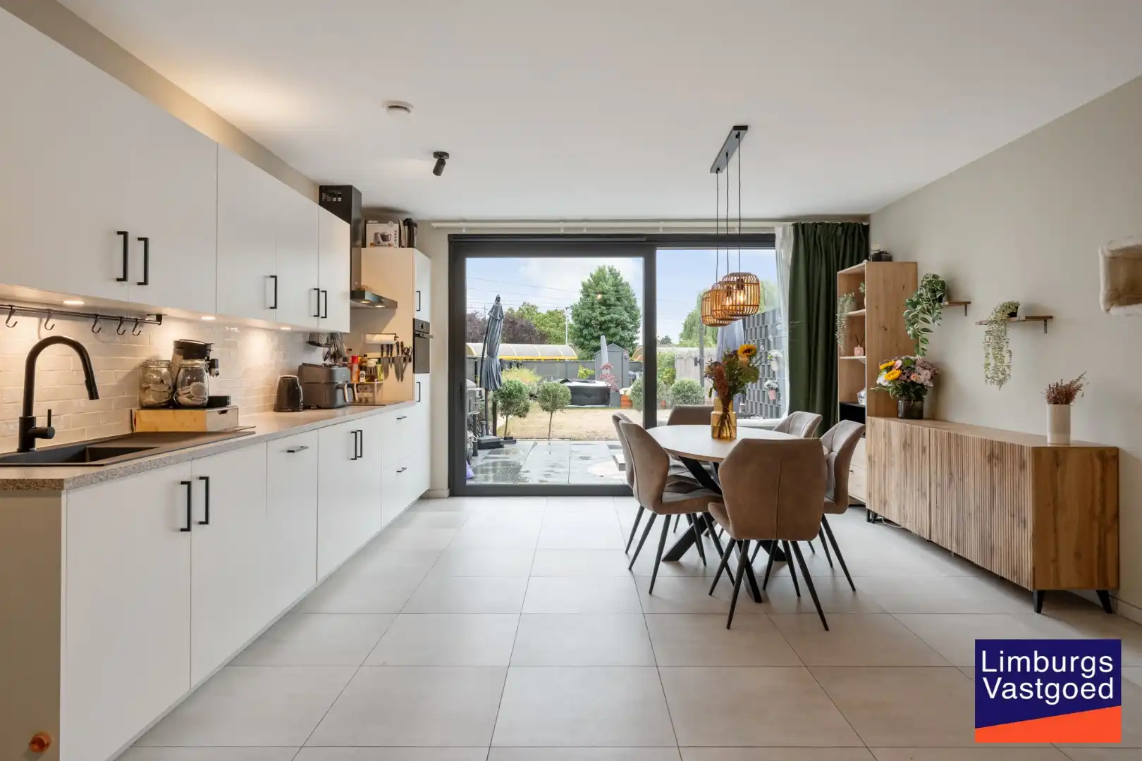 Gelijkvloers appartement (95m²), 2 slpk, ruim terras/tuin, autostaanplaats + kelderberging foto 7