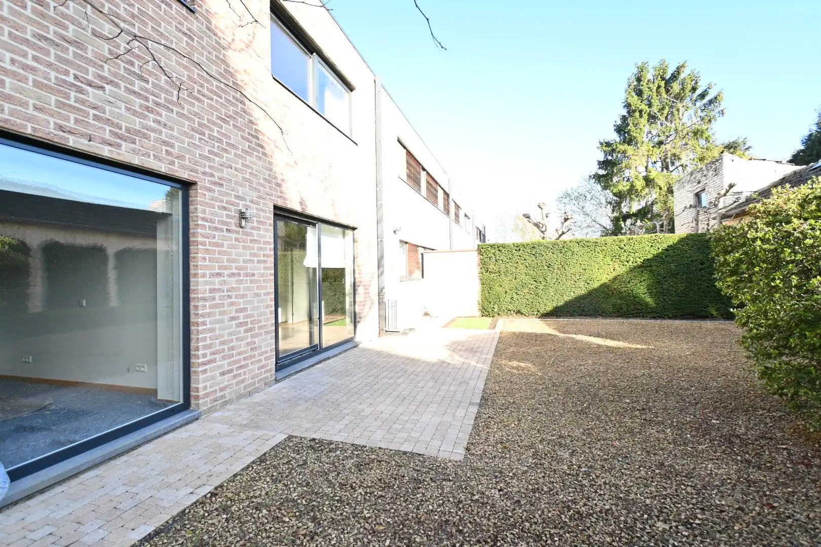 Degelijk 2-slaapkamer gelijkvloersappartement met autostandplaats + in hartje Bilzen foto 15