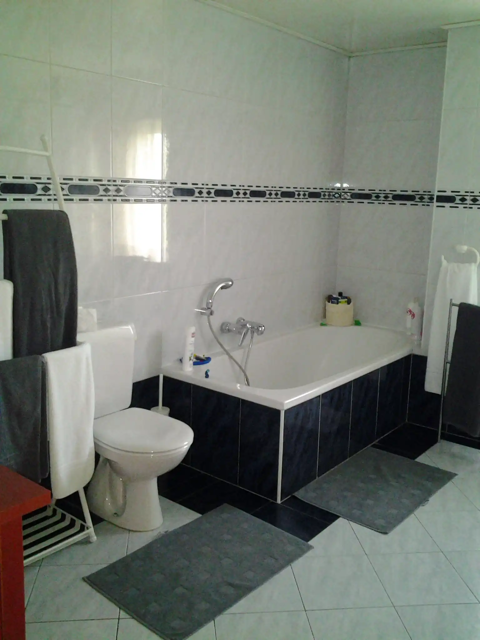 PRACHTIG GELEGEN ALLEENSTAANDE VILLA foto 10