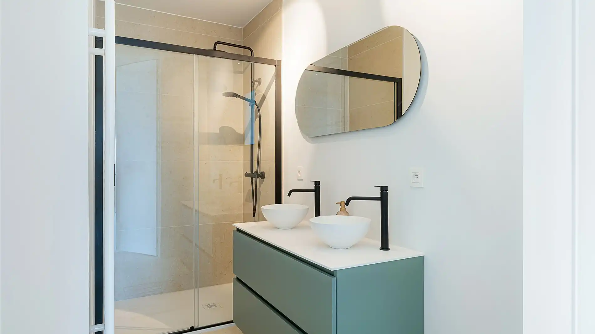 Exclusief verblijf met lift, terrassen en uitzonderlijke volumes in een groene-autovrije verkaveling te Knokke. foto 23