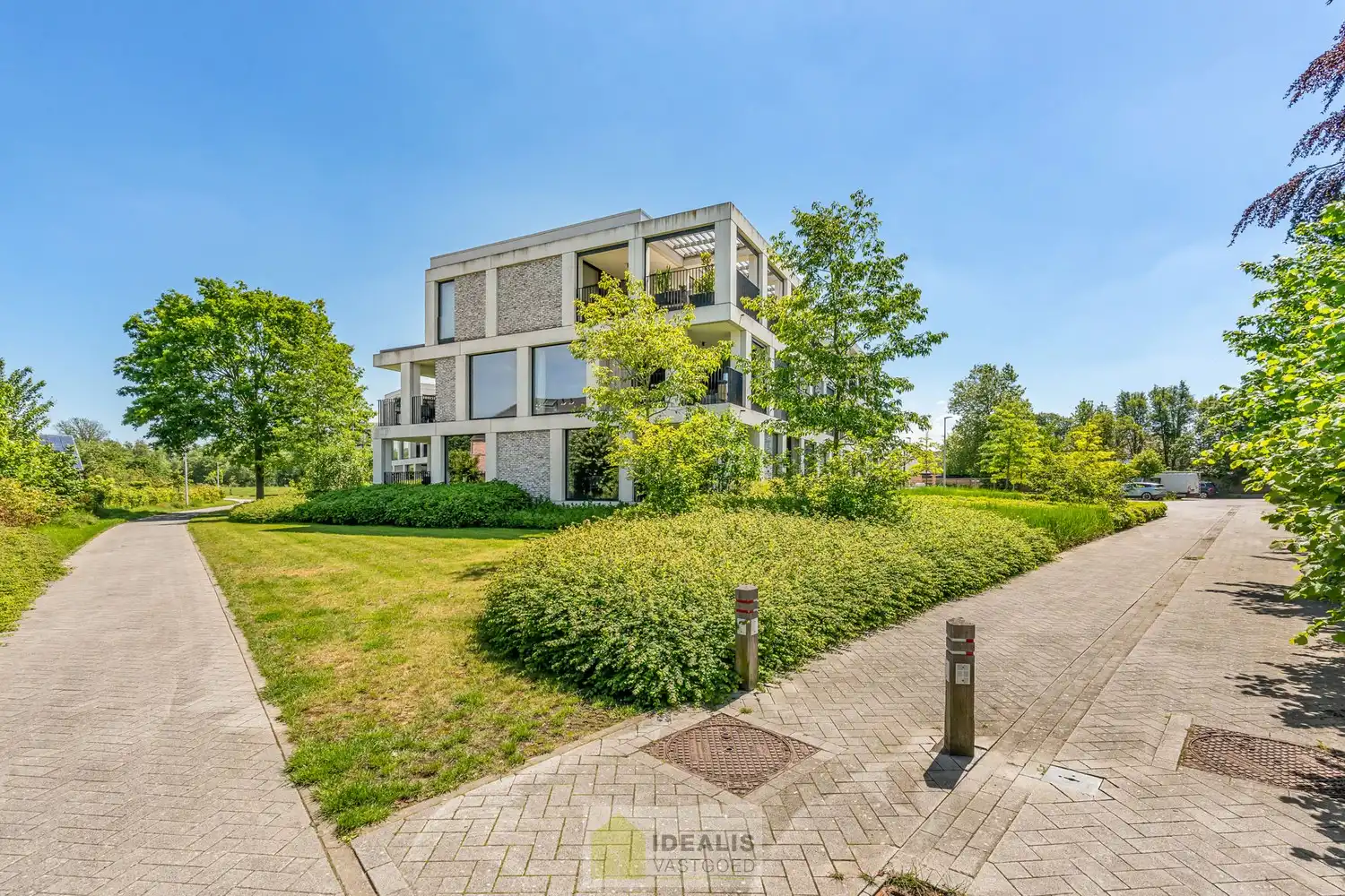 RECENT EN PERFECT ONDERHOUDEN GELIJKVLOERSAPPARTEMENT AAN DE RAND VAN HET CENTRUM IN PRACHTIG GROENE OMGEVING foto 23
