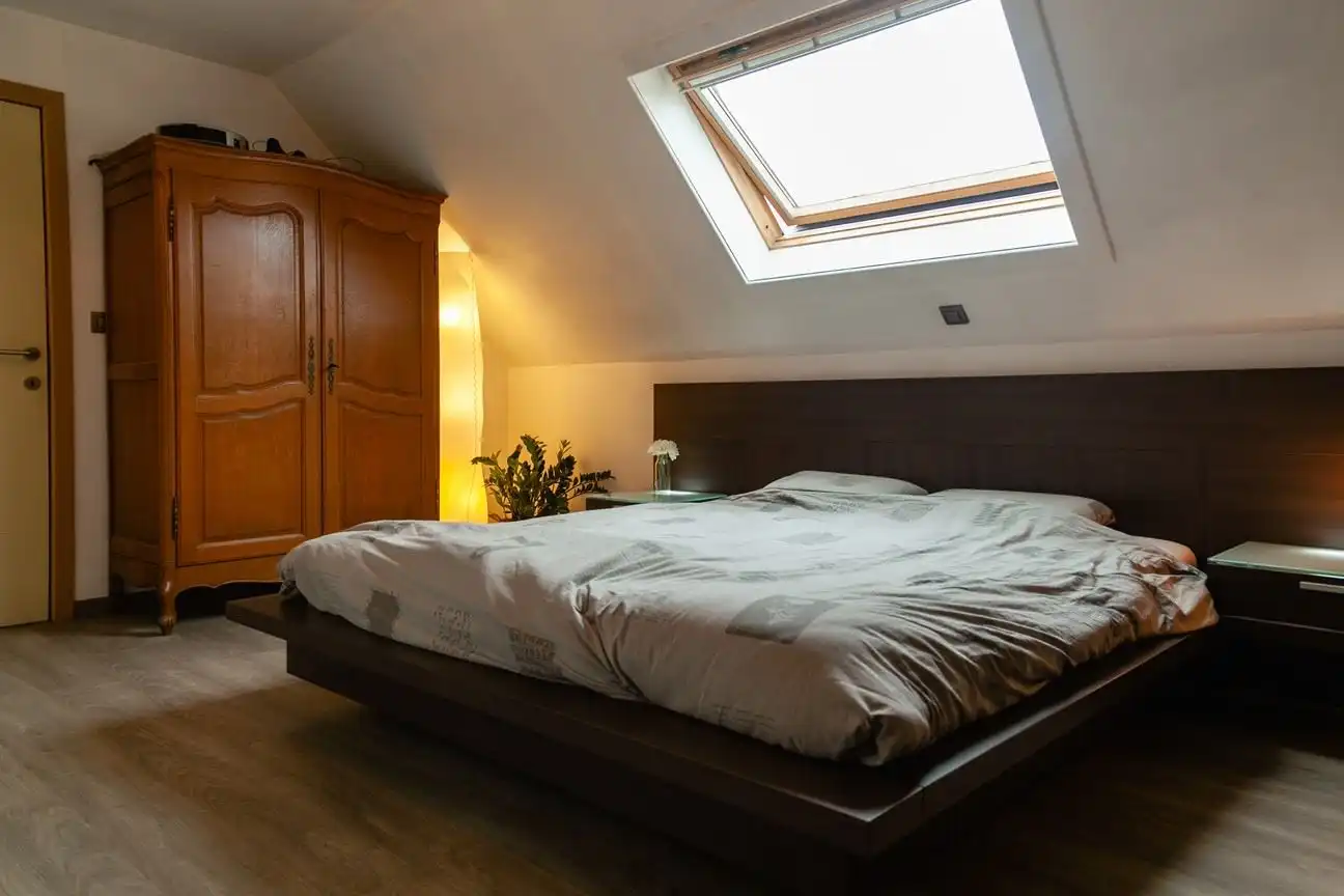 Ruime, energiezuinige woning te huur met tuin, dubbele garage en 3 slaapkamers foto 10