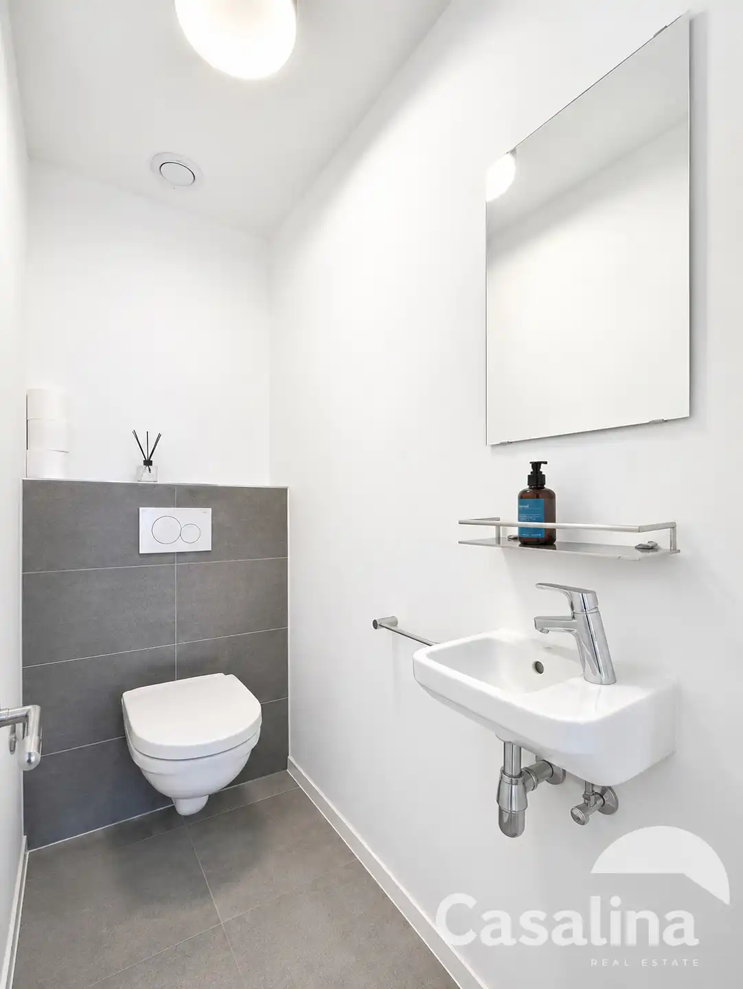 Prachtige appartement (102m²) met terras en parking foto 9