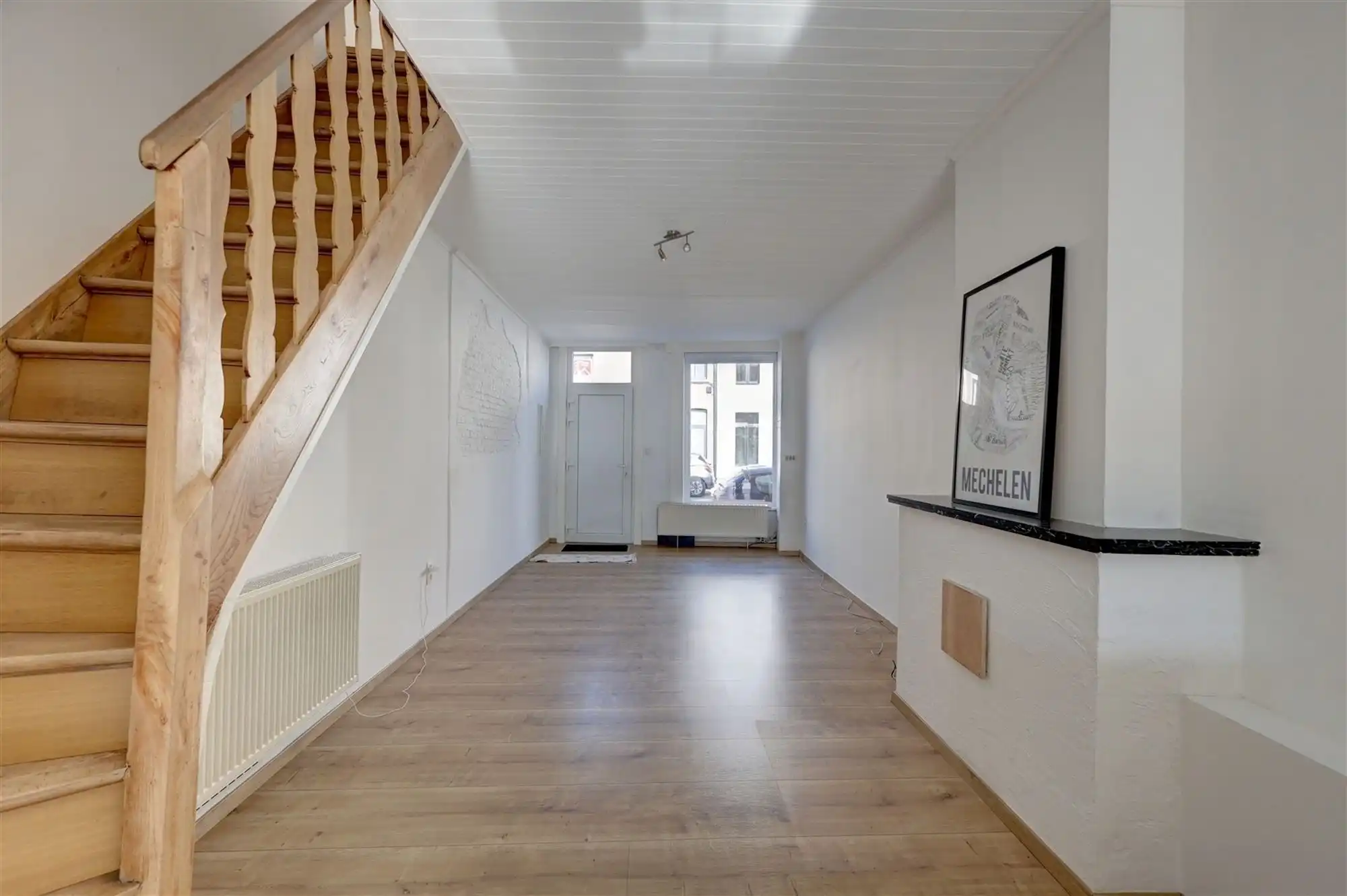 Moderne gezinswoning met twee slaapkamers en tuin foto 2