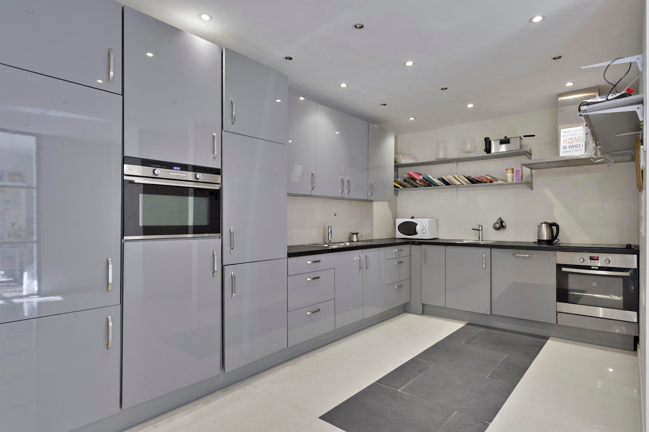 ANTWERPEN-BERCHEM - Ruim 2 slaapkamer appartement  foto 5