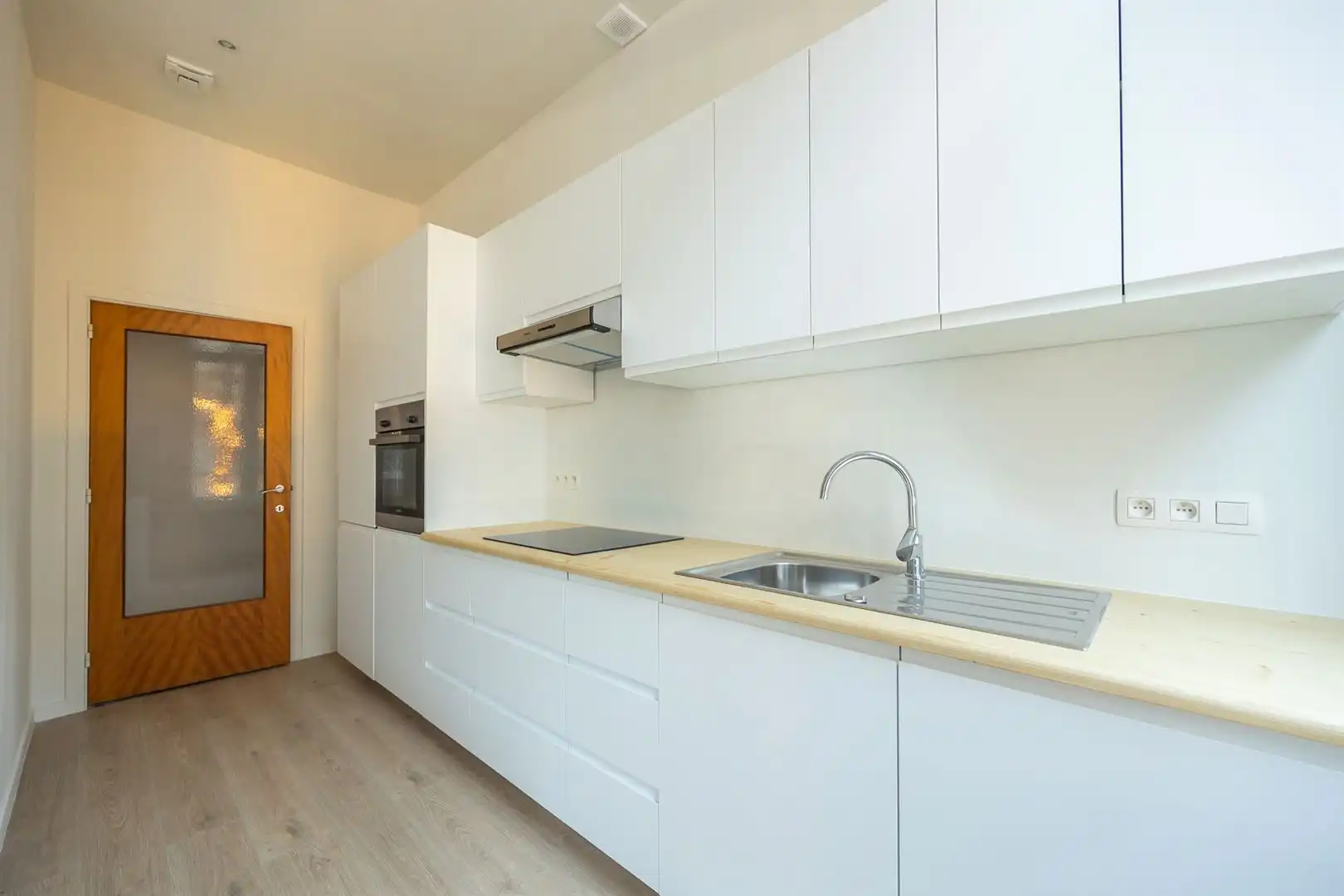 Gerenoveerd appartement midden in de stad foto 4