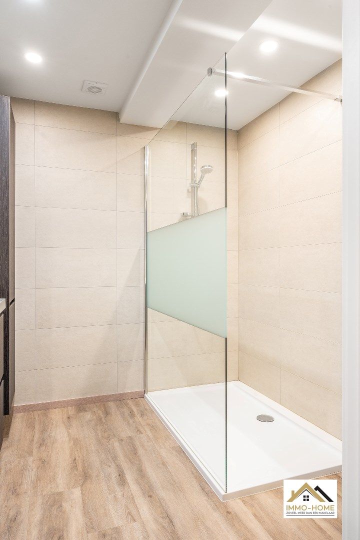Prachtig hoekappartement met frontaal zeezicht foto 18