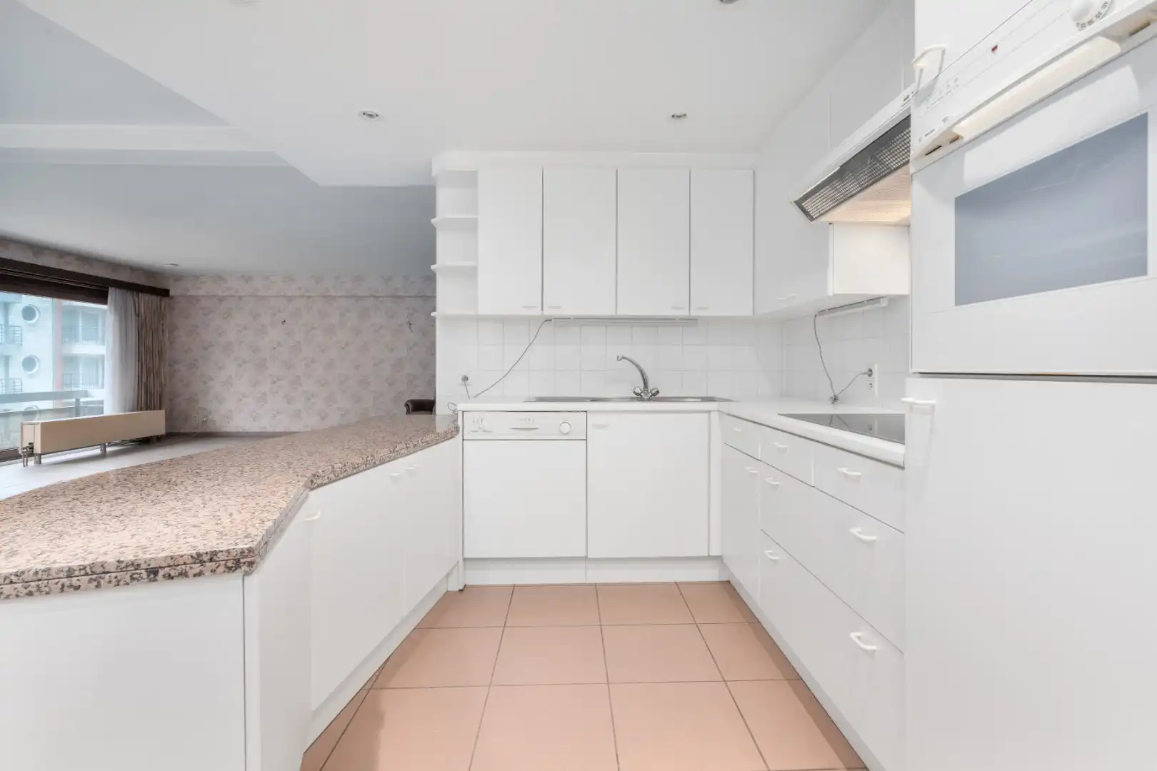 RUIM 3 SLAAPKAMERAPPARTEMENT TE KOOP  IN HET CENTRUM VAN OOSTDUINKERKE BAD foto 9