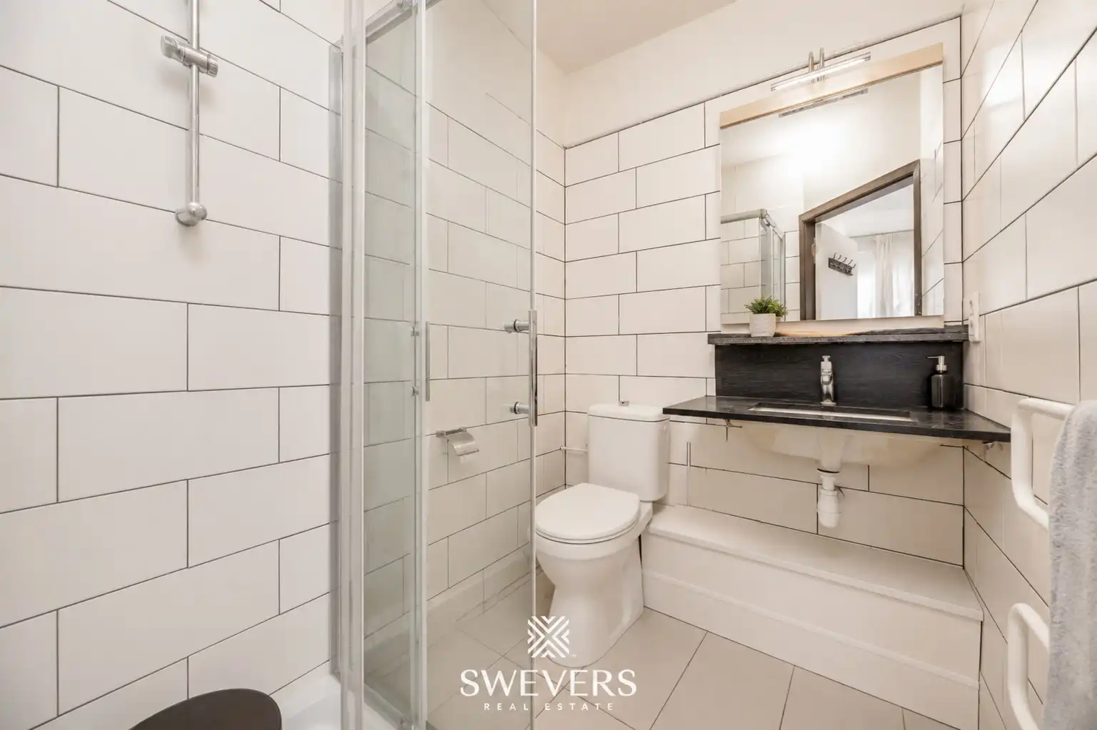 Ruim gelijkvloers appartement met twee slaapkamers foto 17