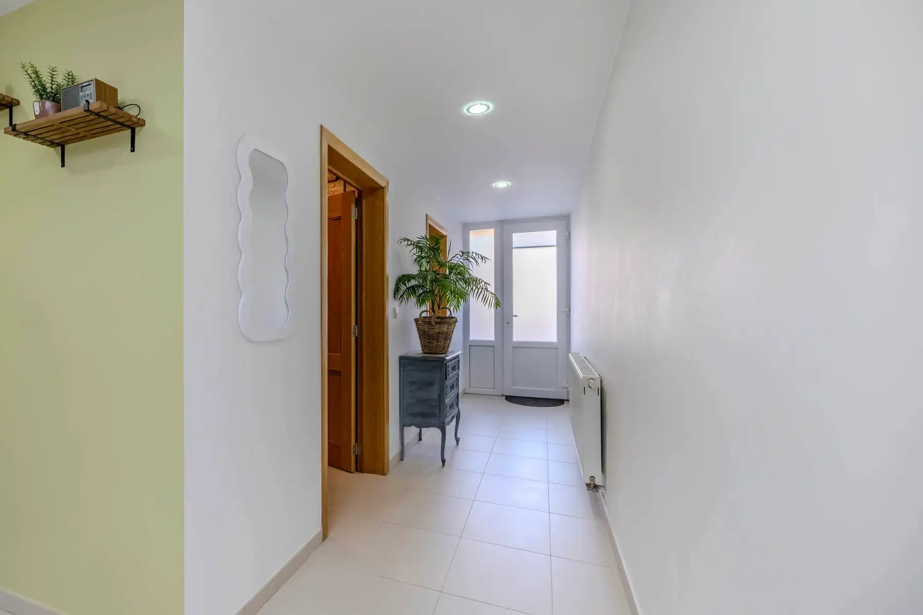 Gerenoveerde woning met 2 slpk, terras met tuin en bijgebouw foto 5