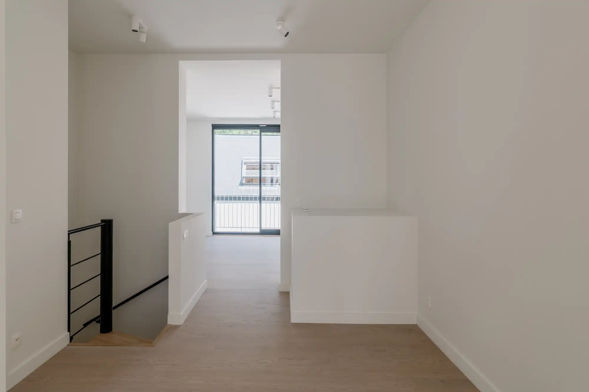 Eerste bewoning na renovatie in dit duplex appartement nabij het Vlinderpaleis op het Zuid foto 4