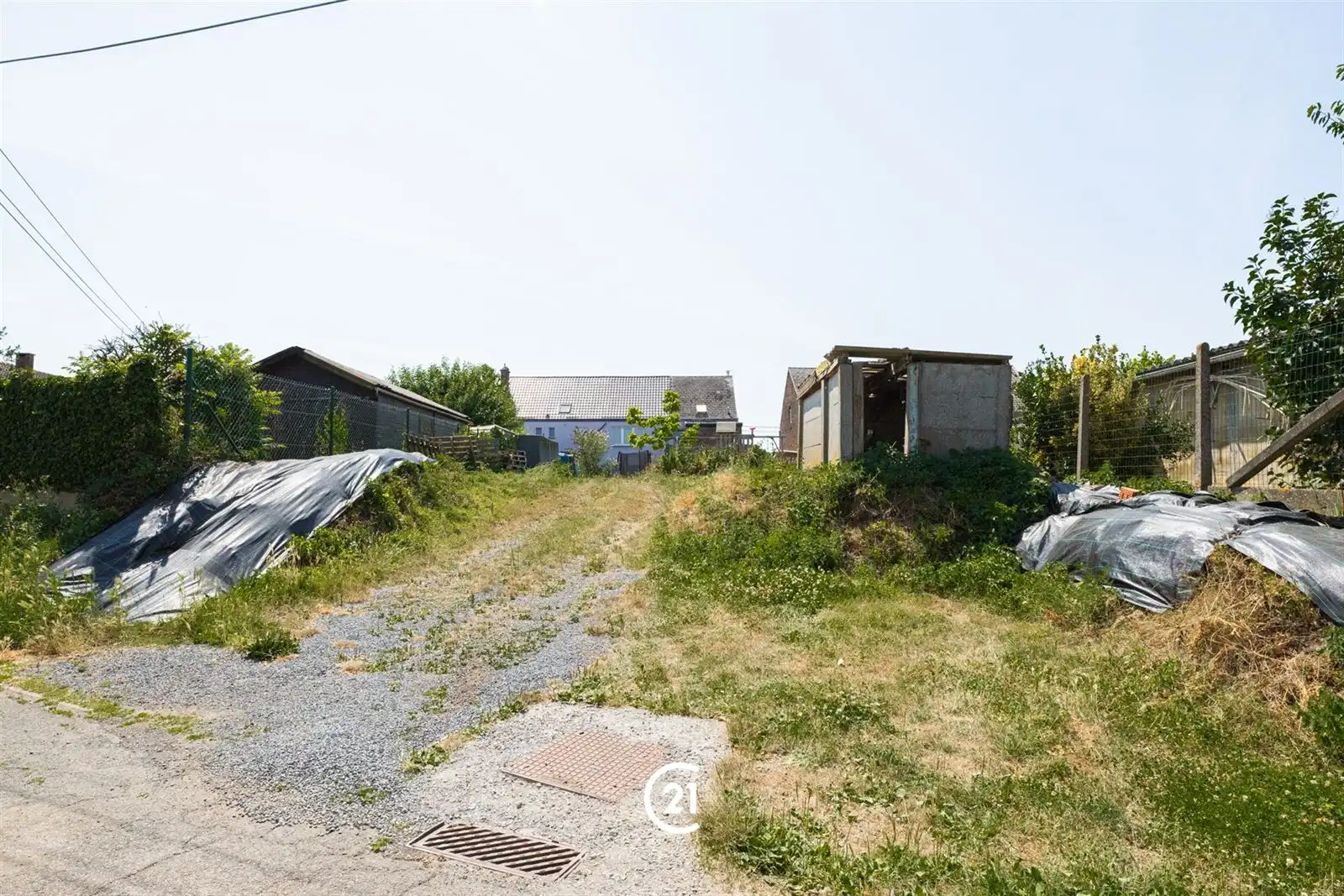 Verder af te werken woning met tuin en parking achteraan foto 31