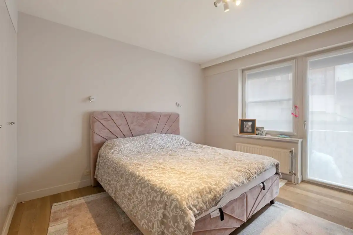  Instapklaar 2-slaapkamerappartement in centrum Kortrijk foto 9