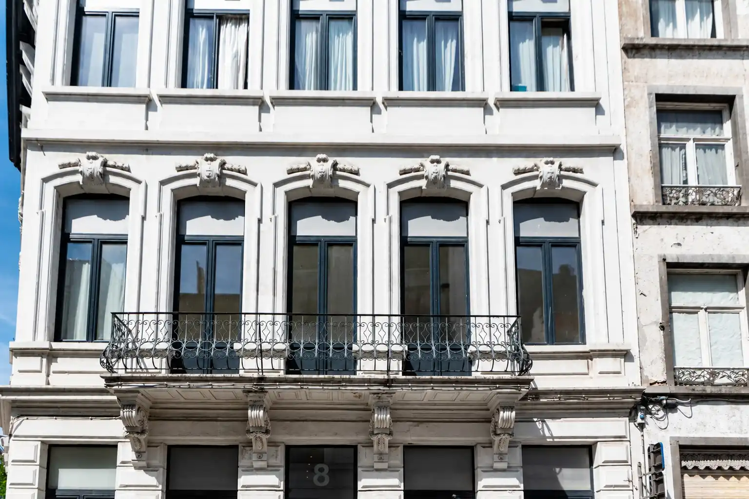 Instapklaar appartement met veel lichtinval en terras foto 15
