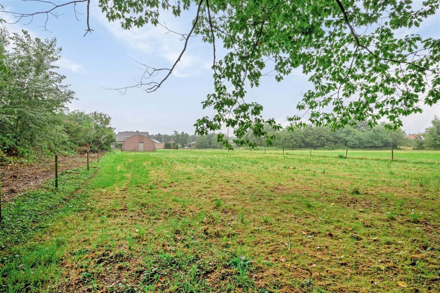 Vrijstaande villa op een uitzonderlijk perceel van 34a86ca met 4 slaapkamers, garage, riante tuin en ruime opslagplaats, gelegen nabij het centrum van Maaseik. foto 42