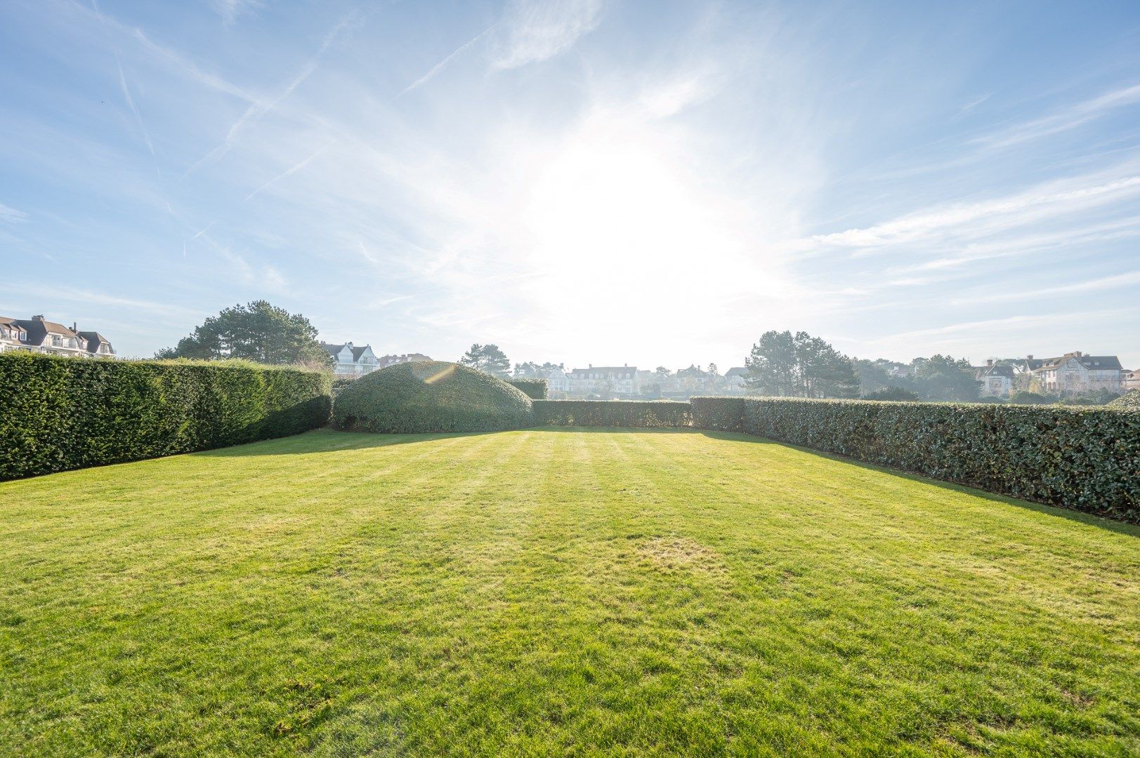 Luxueus tuinappartement gelegen aan de Approach van het Zoute met meerdere garages foto 10