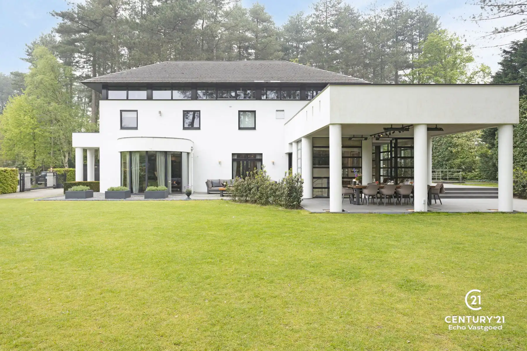 Villa met binnenzwembad en COMPLETE wellness op ca 2590m² foto 28