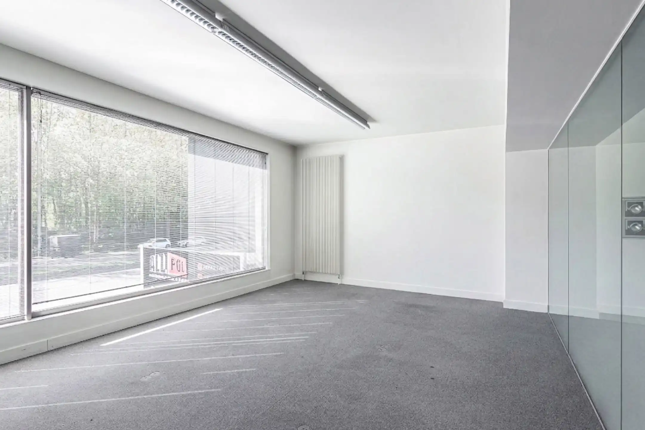 Bedrijfsgebouw op commerciële ligging te koop in Deurne foto 5