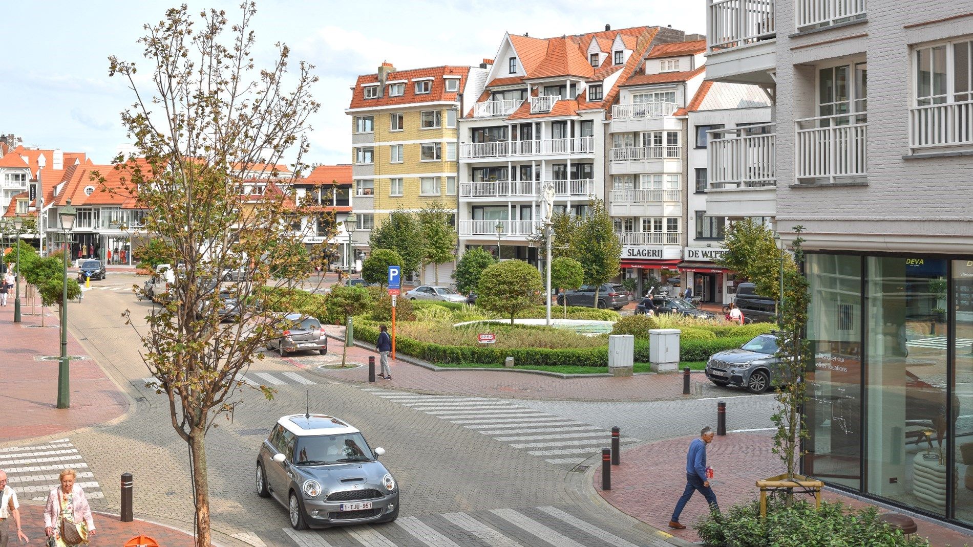 Zonnig, gemeubeld appartement met zicht op het Driehoeksplein gelegen op de Kustlaan  vlakbij  het strand. foto 2