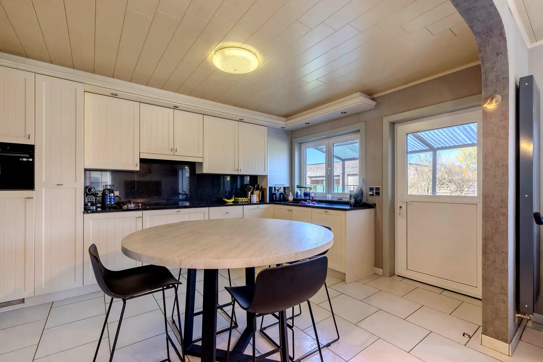 Zeer energiezuinige woning met 5 slpks op ca. 769 m² grond.  foto 5