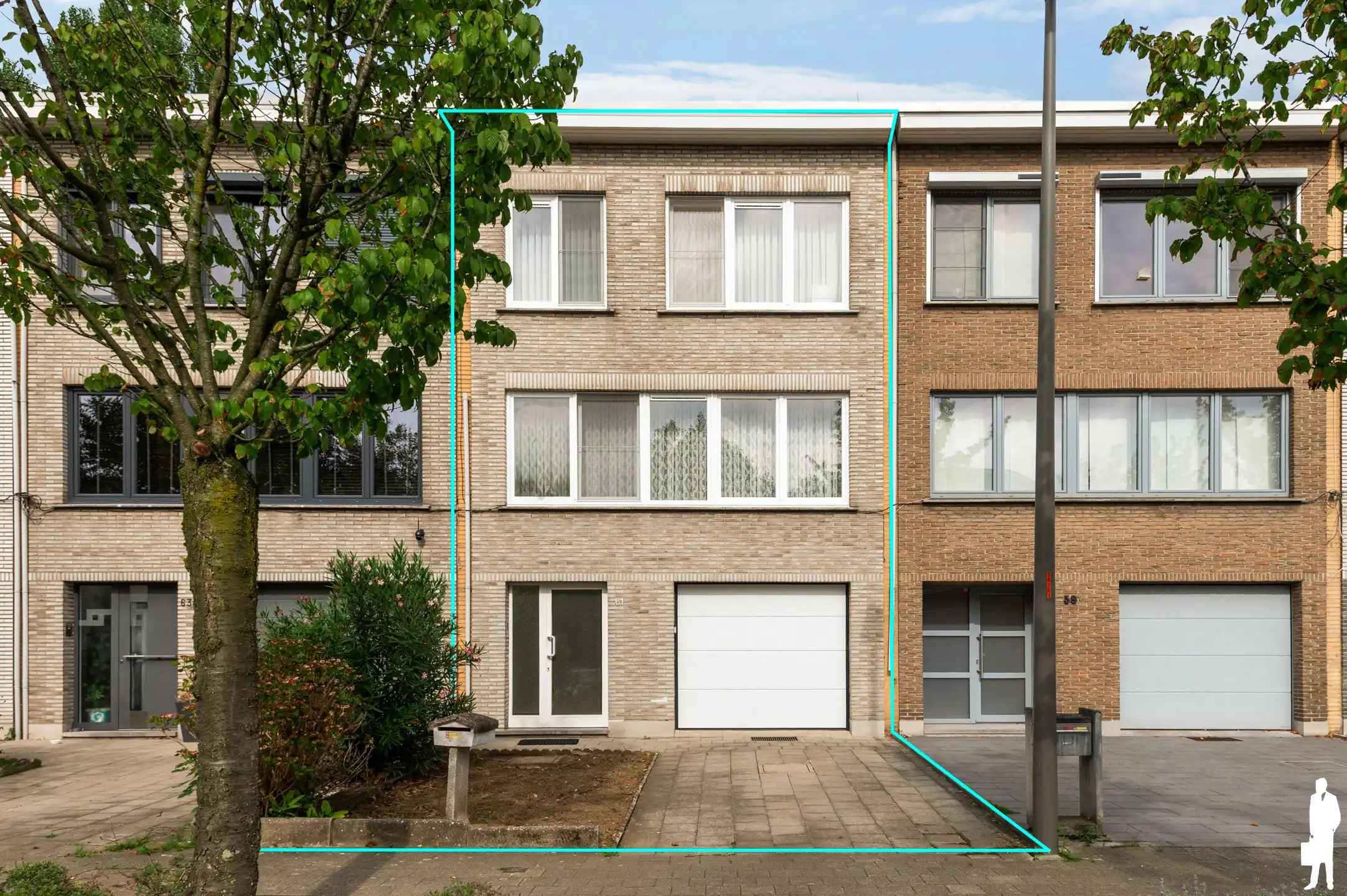 Ruime bel-etagewoning met 4 slaapkamers, garage en tuin foto {{pictureIndex}}