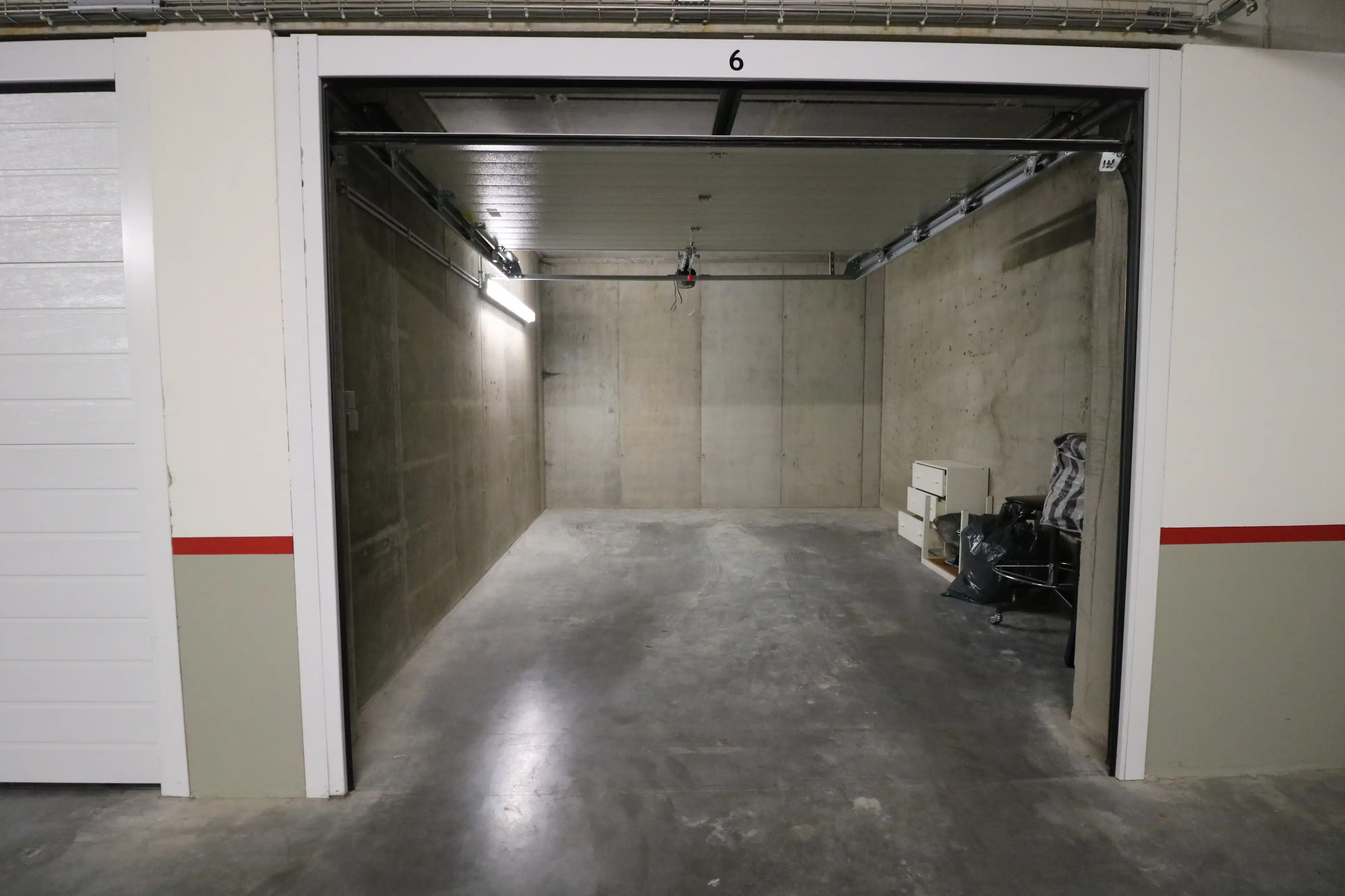 Garagebox  foto {{pictureIndex}}