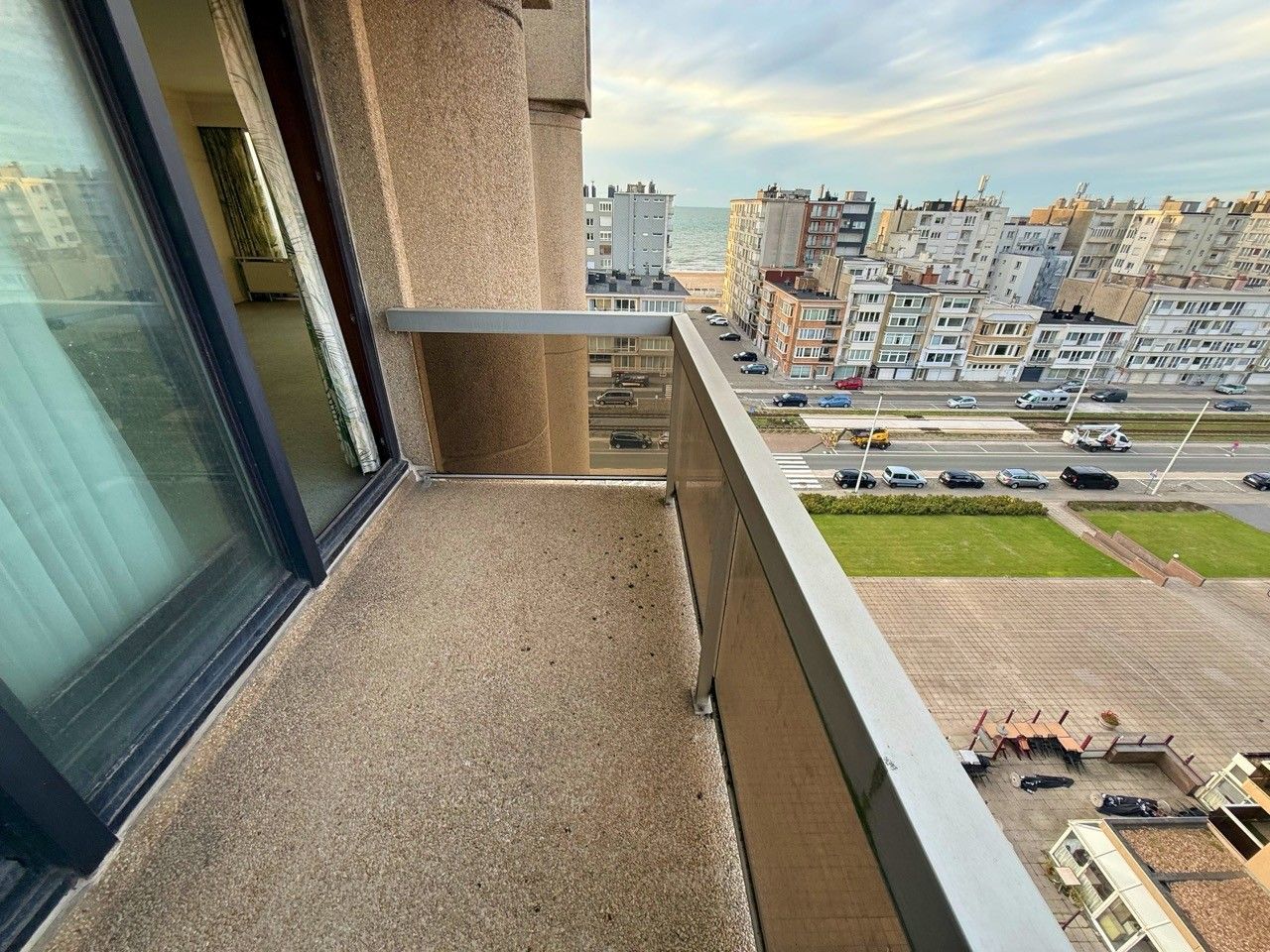 Ruim & energiezuinig appartement met frontaal zeezicht. foto 10