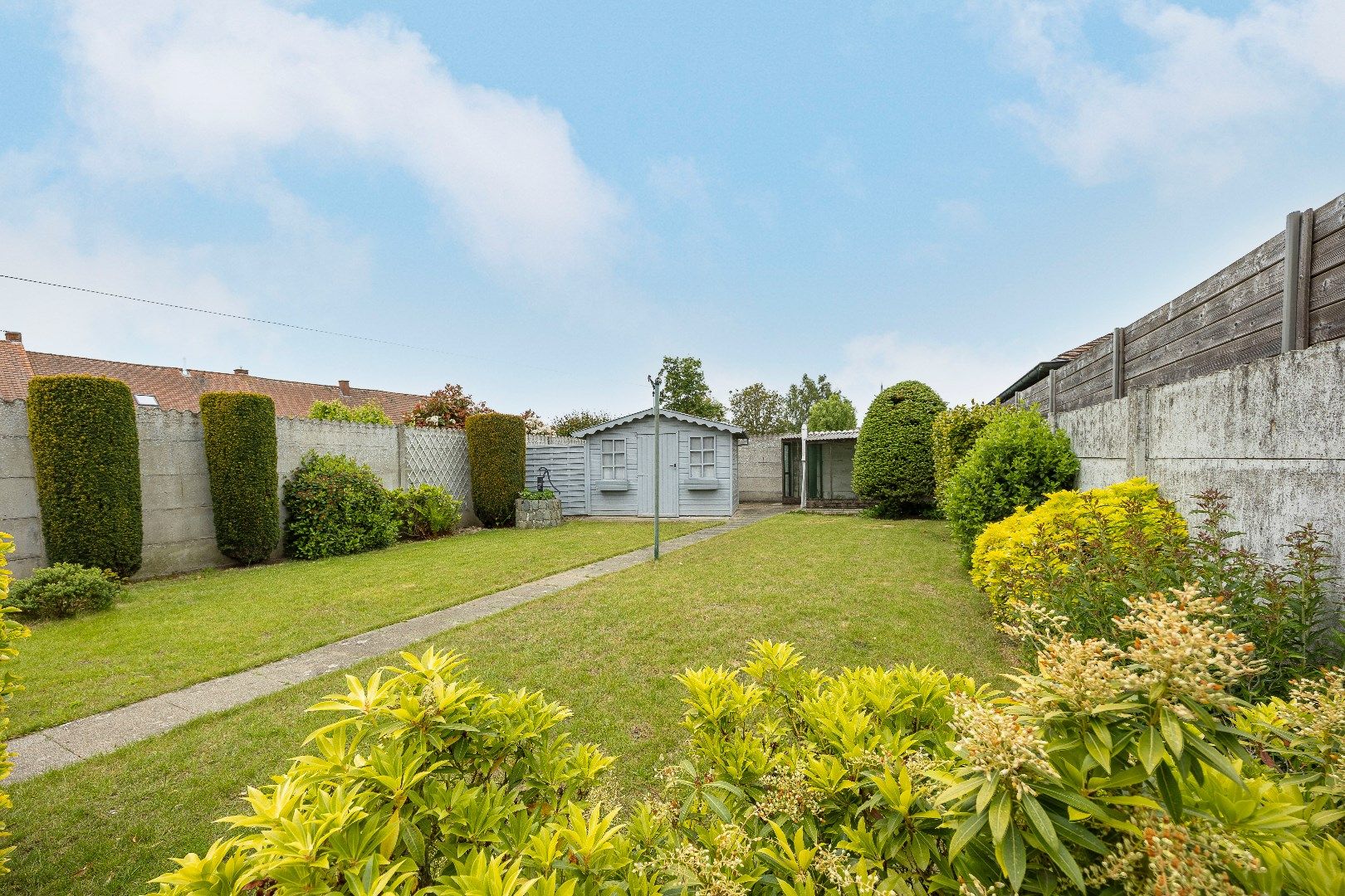 Kloeke halfopen woning op rustige locatie.  foto 16