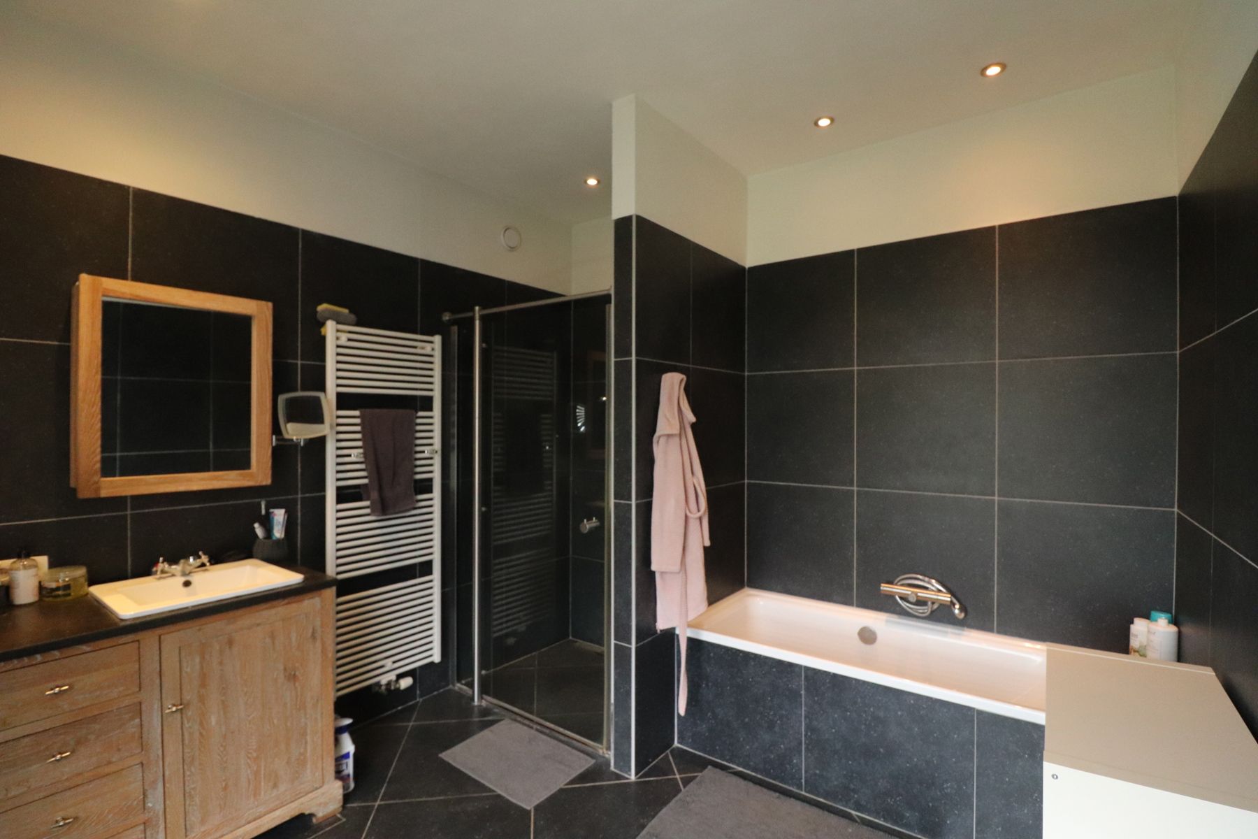 Charmante gezinswoning met 4 slaapkamers. foto 10