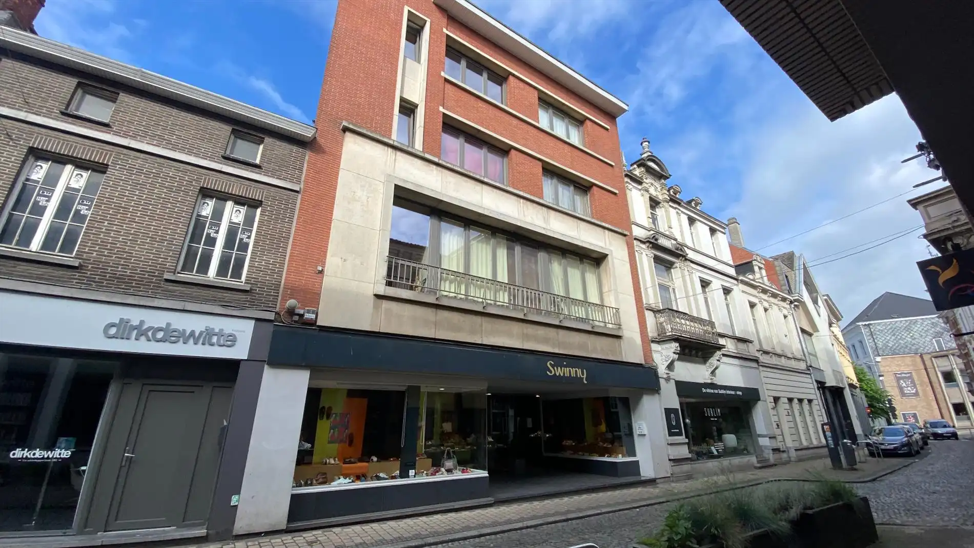 Top gelegen instapklaar handelspand te Lokeren - Kerkstraat foto 7