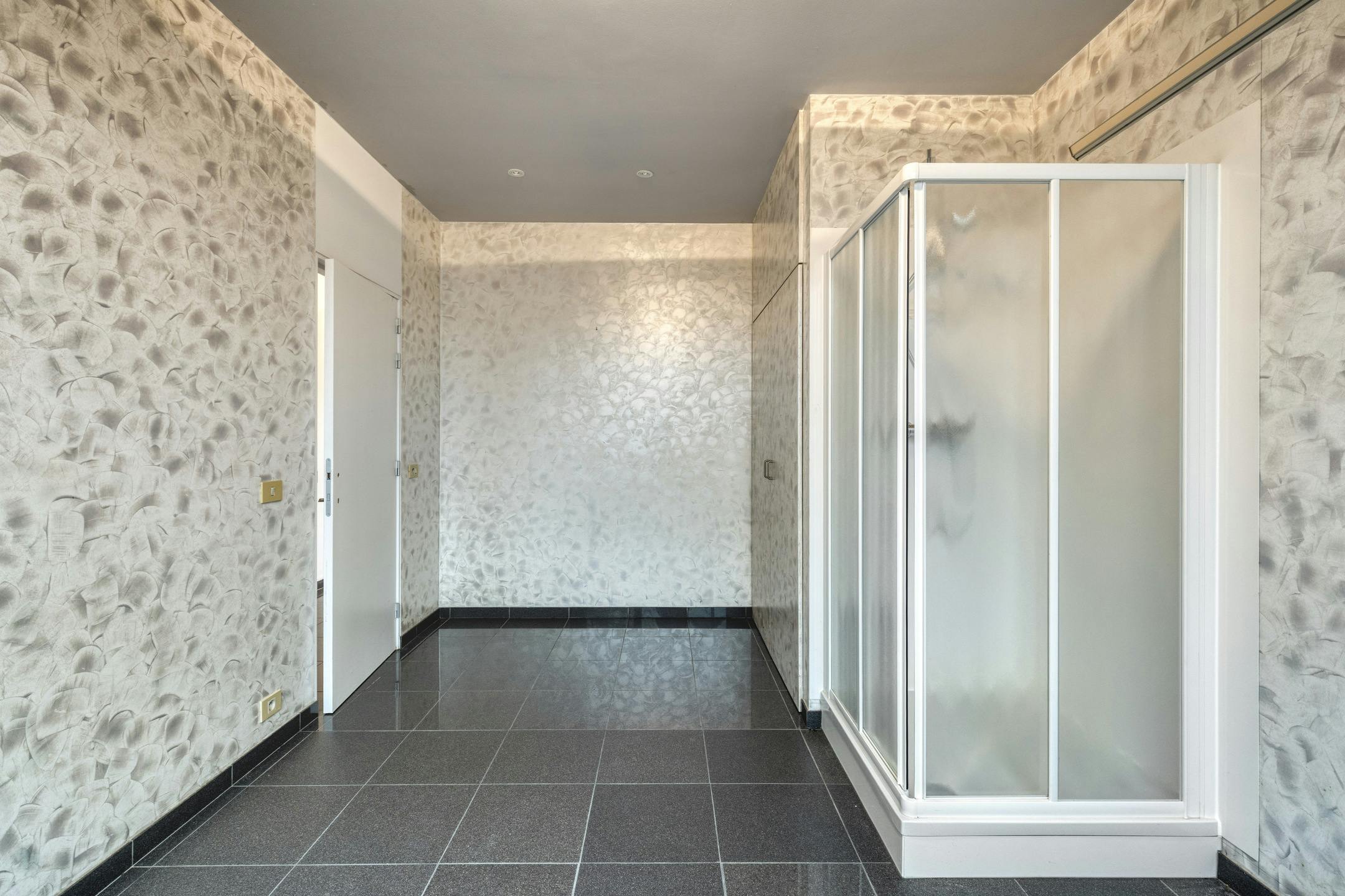 Huis met gelijkvloers kantoor/praktijk te koop in Knesselare foto 18