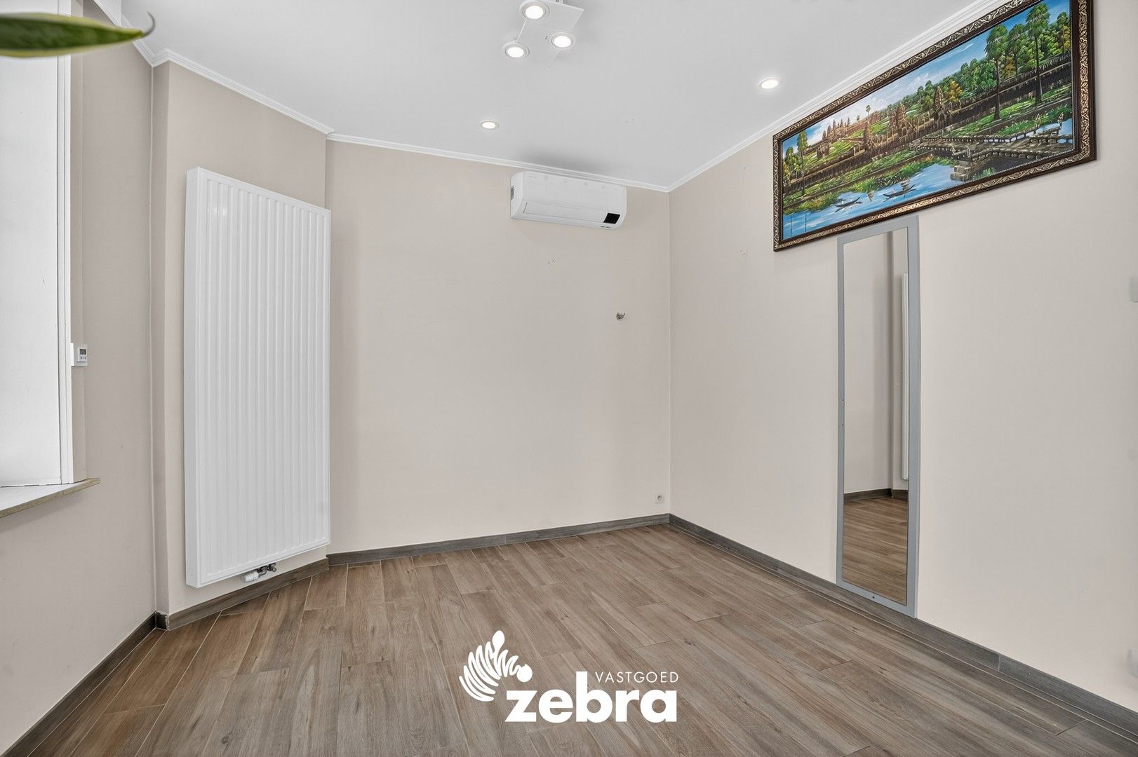 Ruime, instapklare woning met 5 slaapkamers en dubbele garage te Koolskamp! foto 11