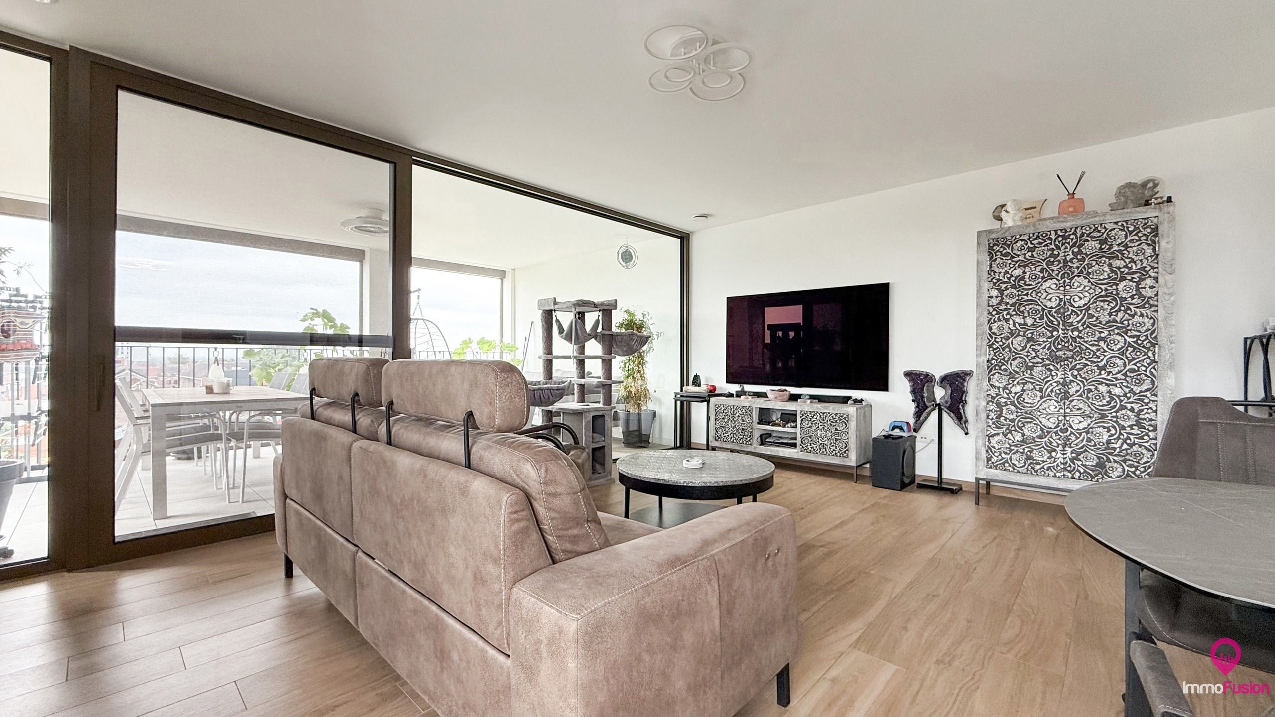 Luxueus nieuw appartement van 107m² met panoramisch terras!  foto 3