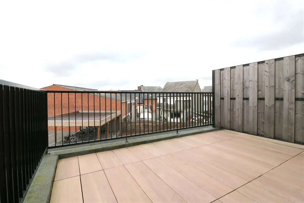 Leuk app.in landelijke stijl met 2 slpk., autostaanplaats en terras foto 6