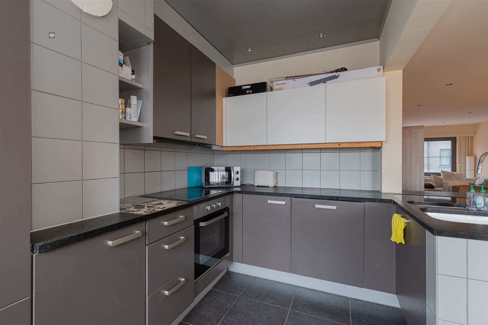 Ruime bel-etage met 3 slaapkamers, grote garage en gezellige tuin foto 7