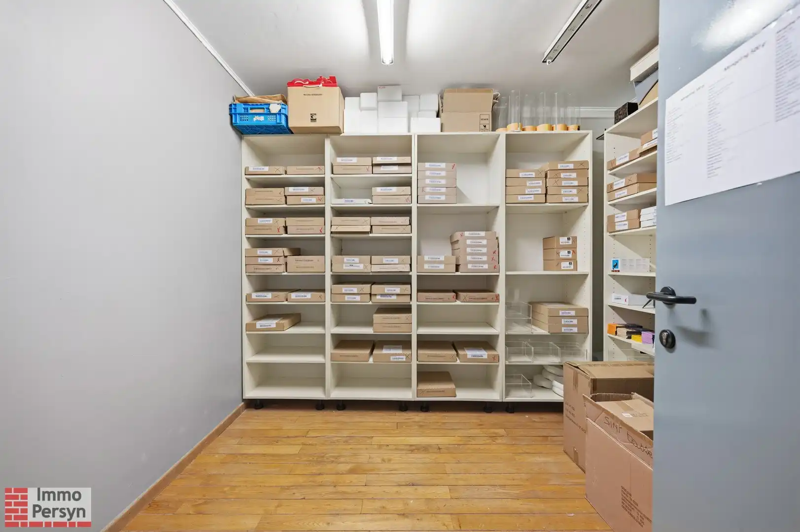 Zorgeloze investering op toplocatie: Gerenoveerd handelspand (Leonidas) in hartje Scherpenheuvel foto 11