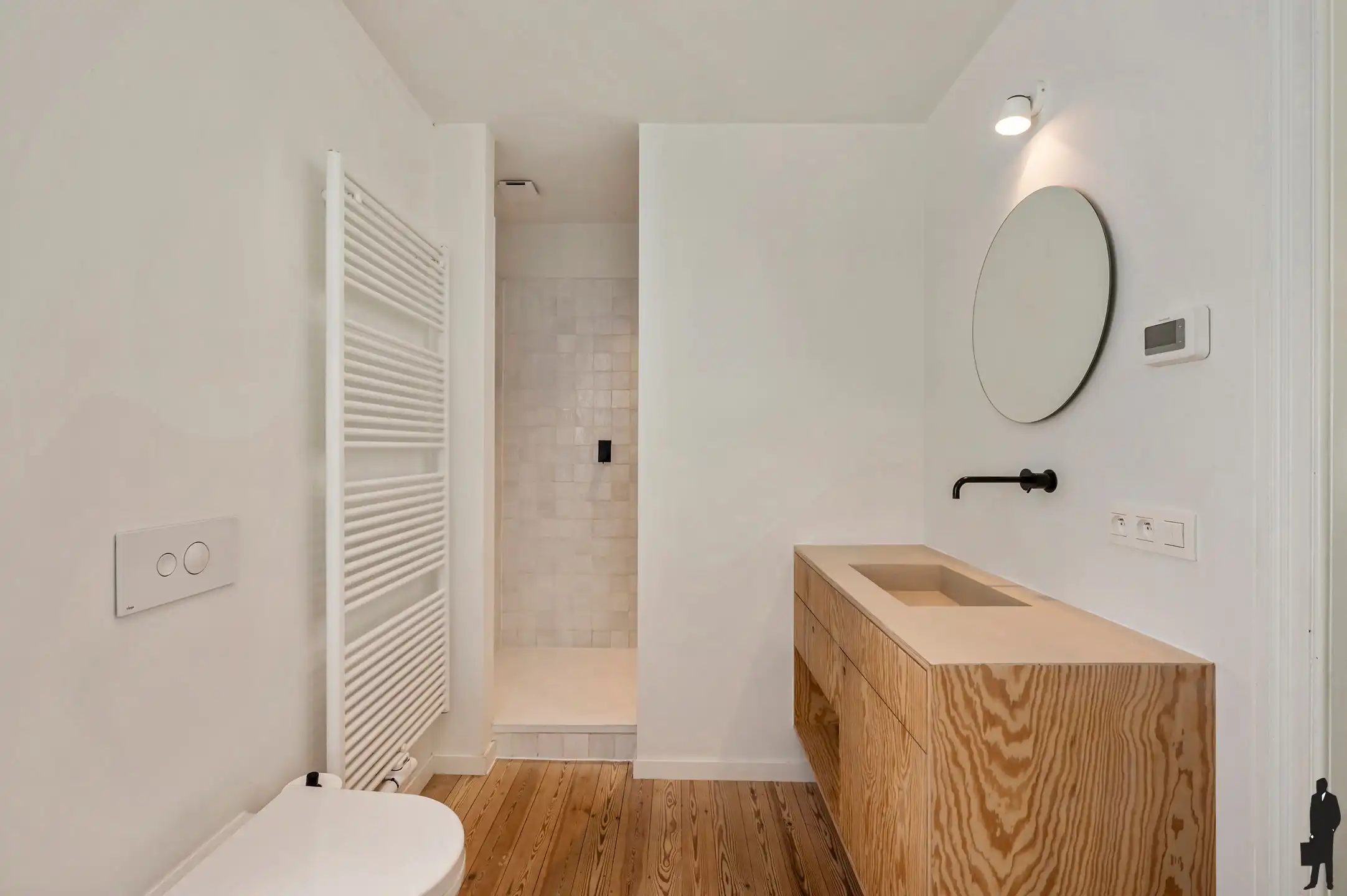 Moderne architecturale woning, gerenoveerd door Studio Noord, met oog voor detail en authenticiteit foto 29