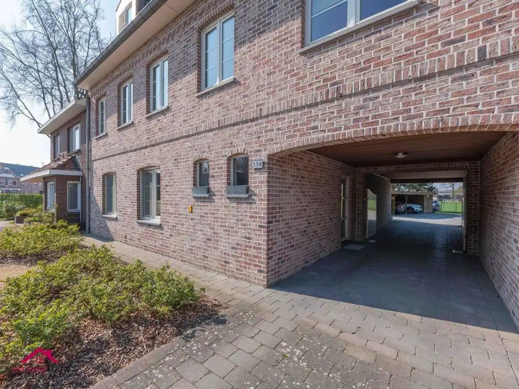 Meergezinswoning in gesloten bebouwing foto 2