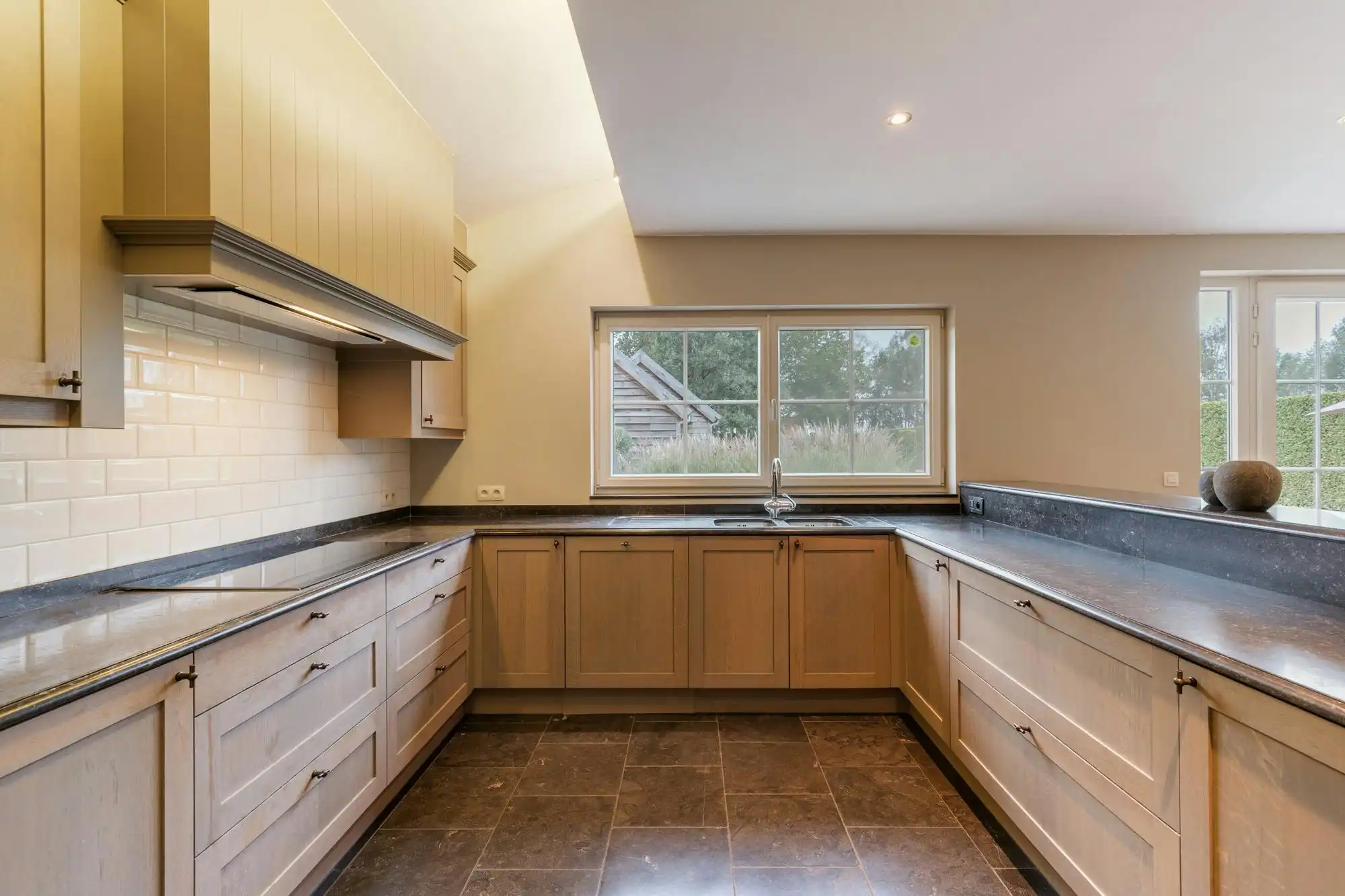 Woonst met B&B en appartement te koop in Minderhout foto 7